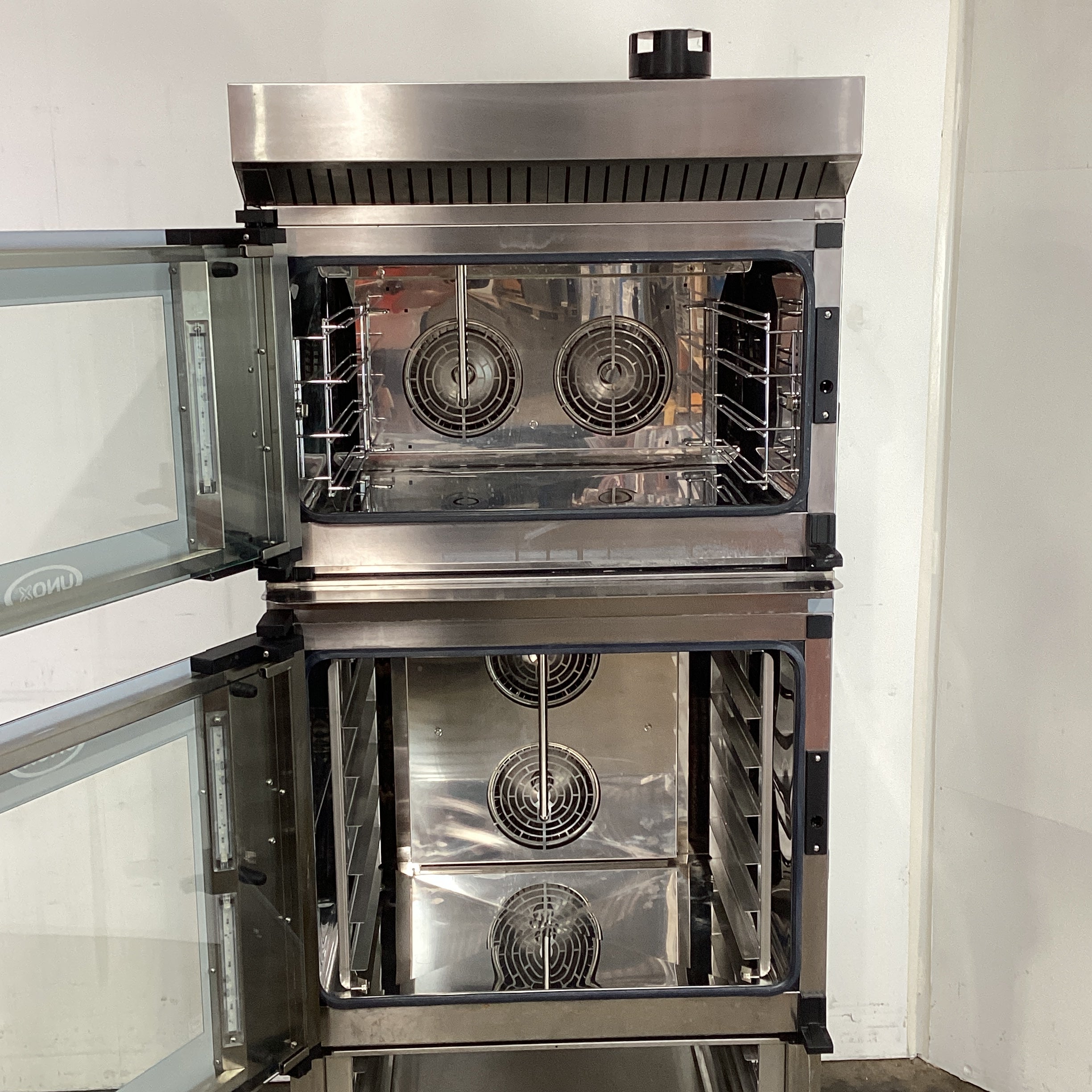 Unox XEFT-06EU-ETRV Combi Oven + Unox XEFR-04EUETRV Convection Oven with Unox Bakerlux XEKHT-HCEU Exhaust Hood - 912874