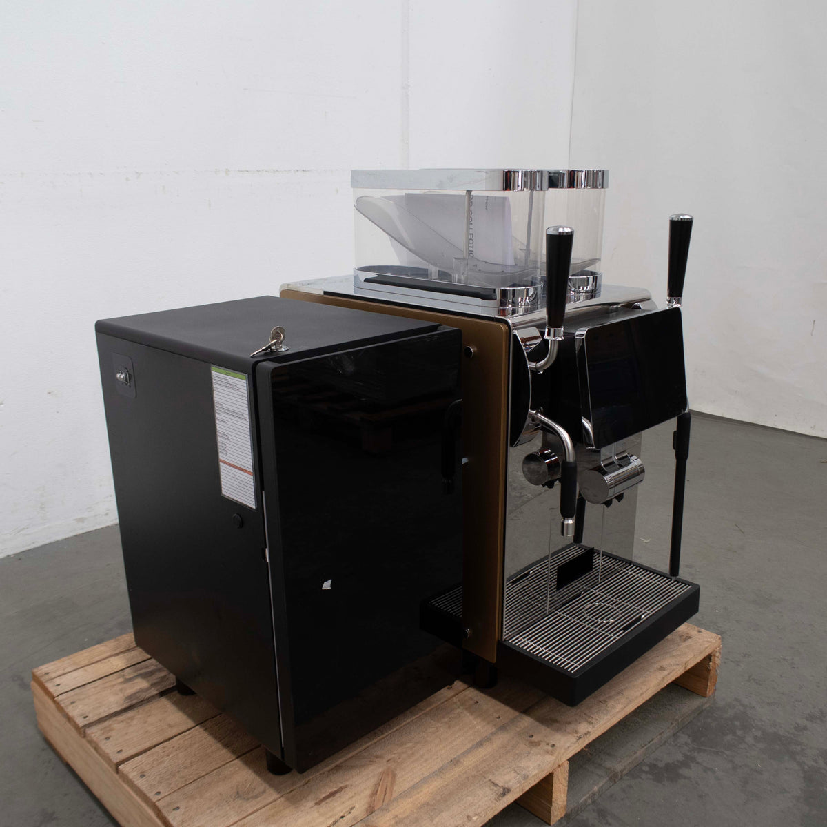 Dr Coffee Coffee Master 200 Automatic Coffee Machine + Milk Cooler - 937247