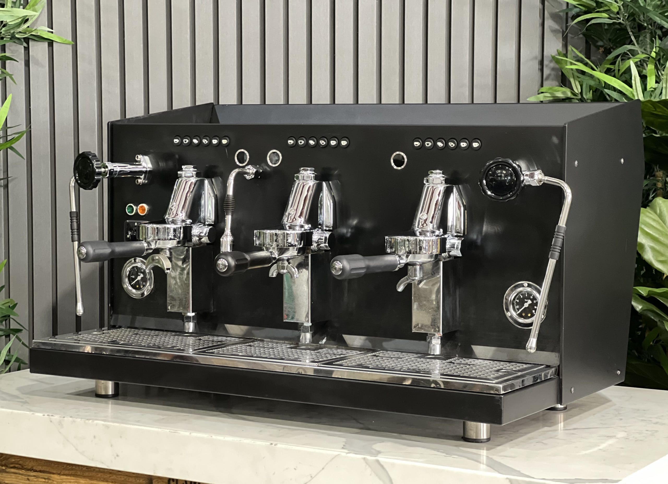 Brugnetti Giulia Manufactum - 3 Group Commercial Espresso Machine - Black