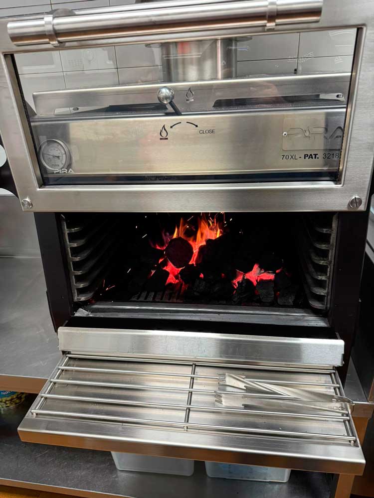 Pira 70 XL Lux ED Charcoal Oven - 480.104