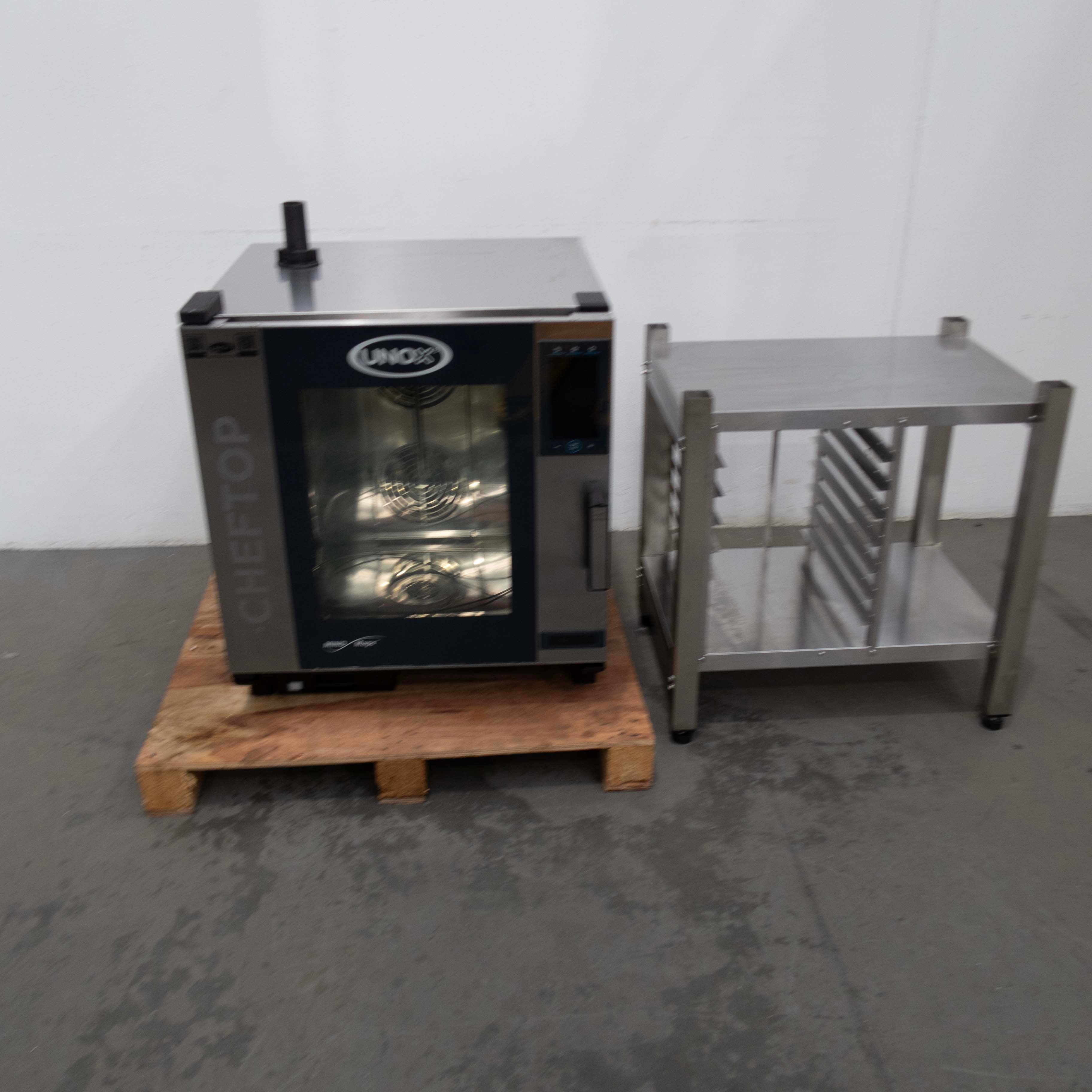 Unox XEVC-0711-EPRM Combi Oven + Stand - 801800