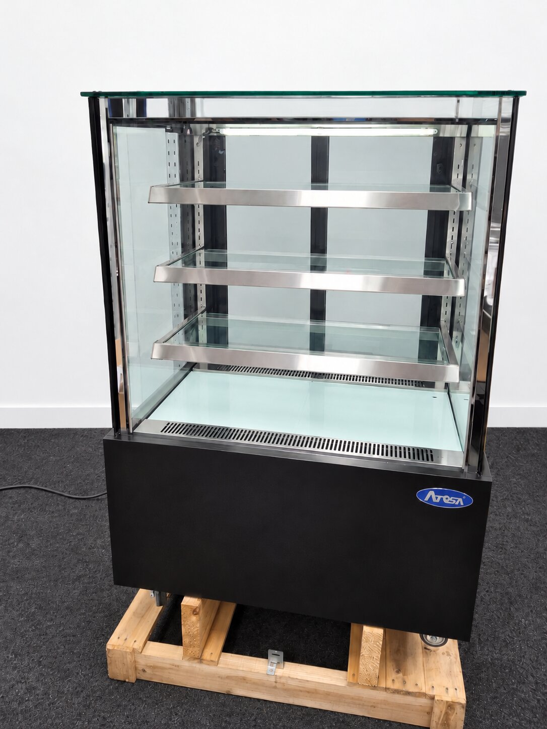 Atosa WDG096HF Cake Display - 915409