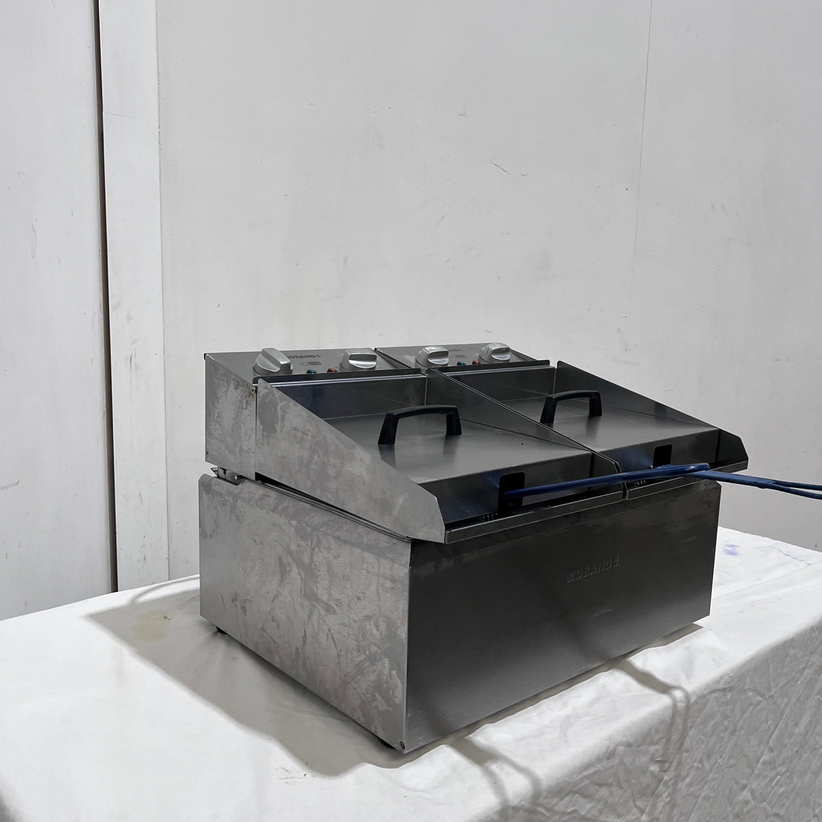Roband FR28 Counter Top Split Pan Fryer - 851313