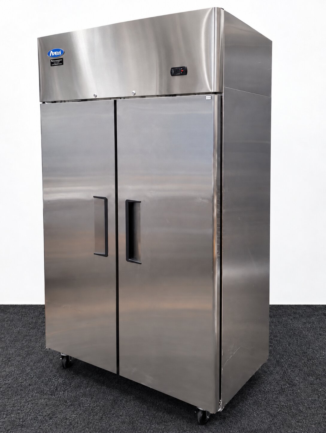 Atosa YBF9219 Upright Freezer - 880684