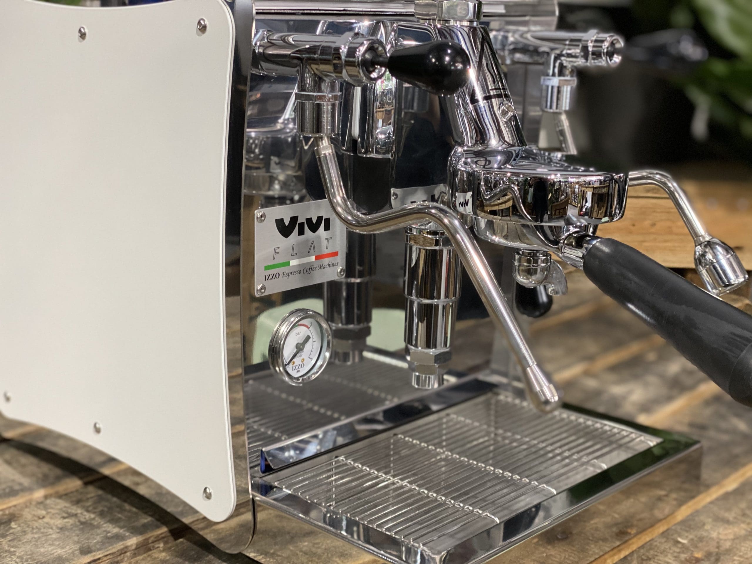 Izzo Vivi Flat - 1 Group Commercial Espresso Machine - White