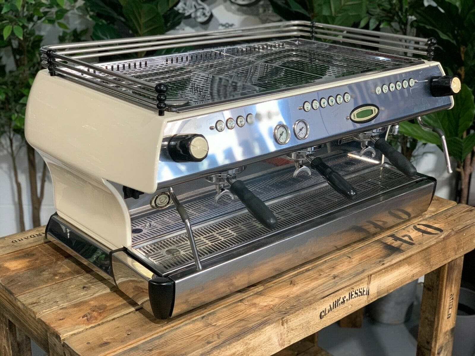 La Marzocco FB80 3 Group Cream - 560