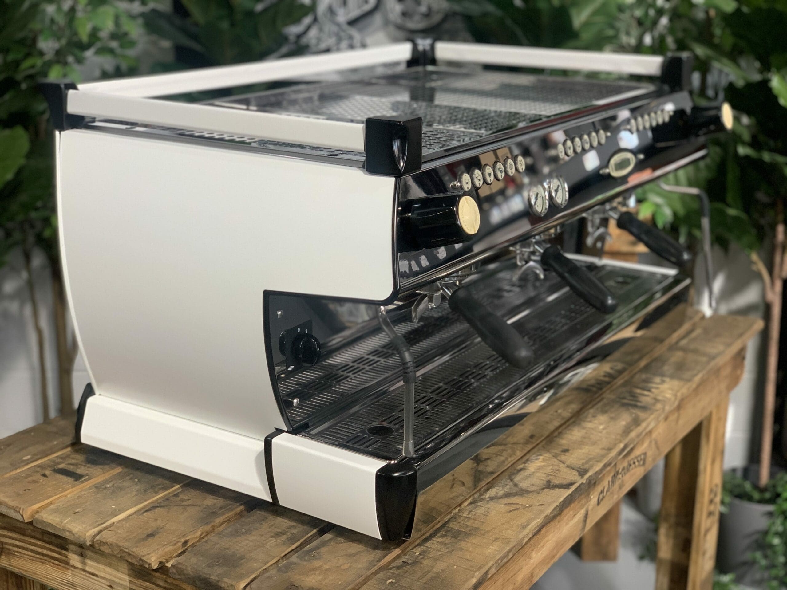 La Marzocco GB5 White - 3 Group Commercial Espresso Machine - Black