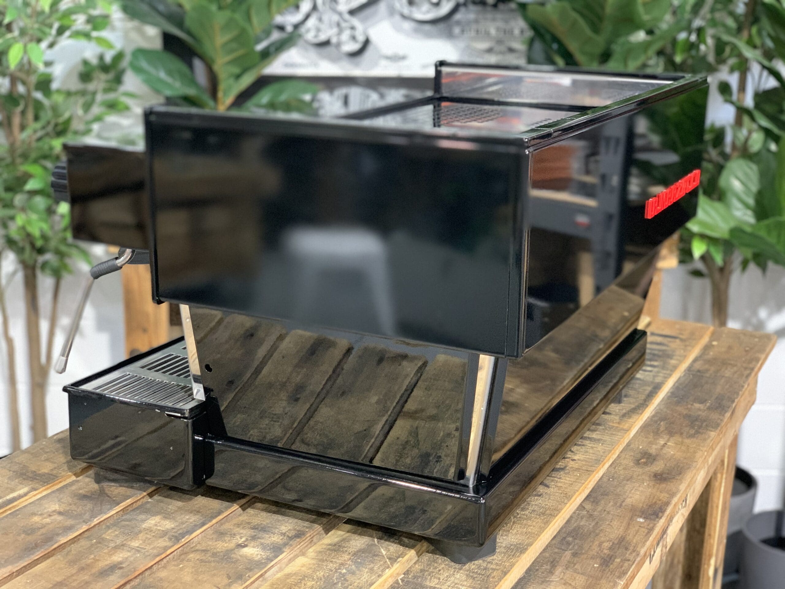 La Marzocco Linea Classic 2 Group Custom Gloss Black - 17768