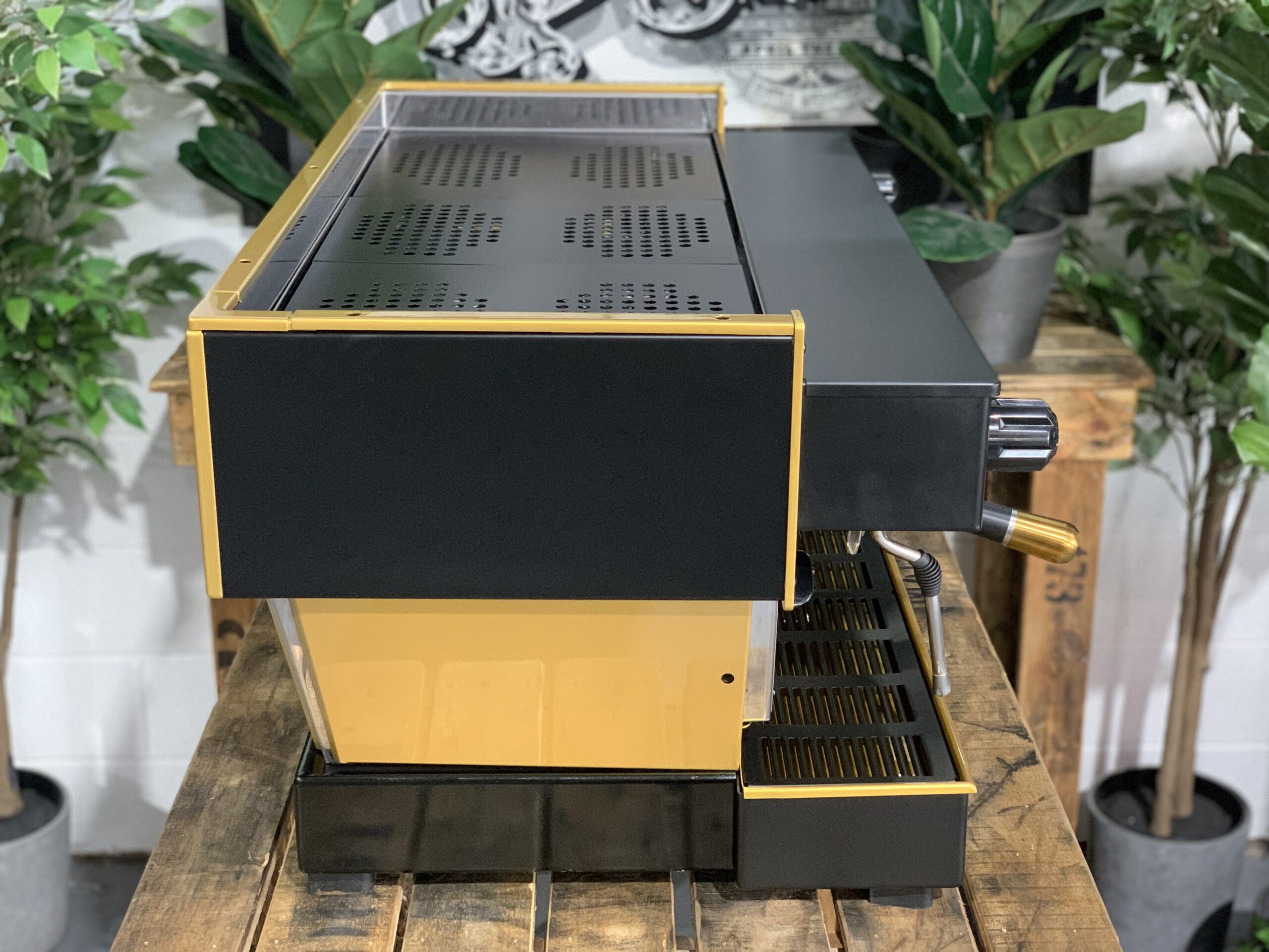 La Marzocco Linea Classic Black - 3 Group Commercial Espresso Machine - Gold