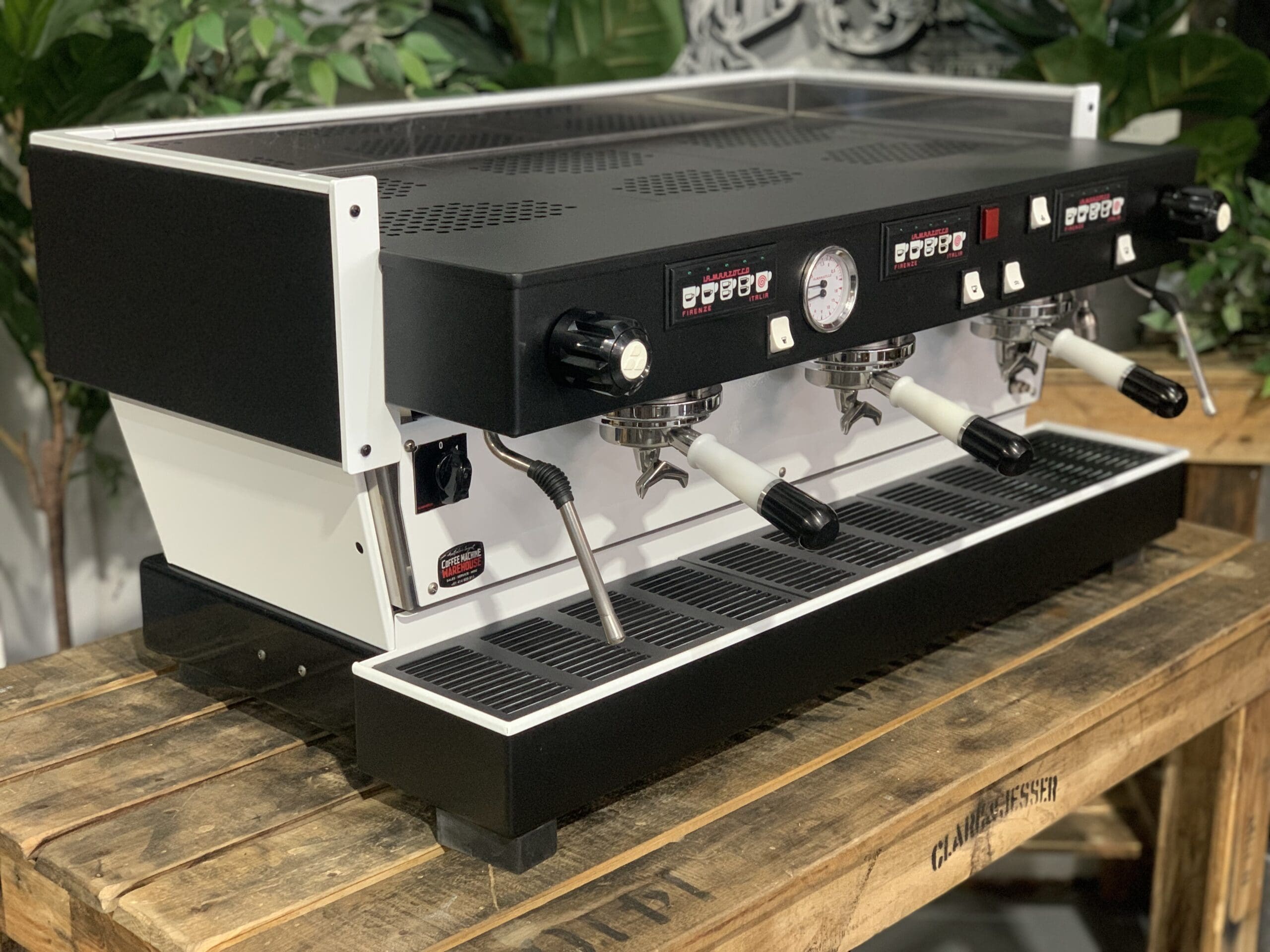 La Marzocco Linea Classic White - 3 Group Commercial Espresso Machine - Black