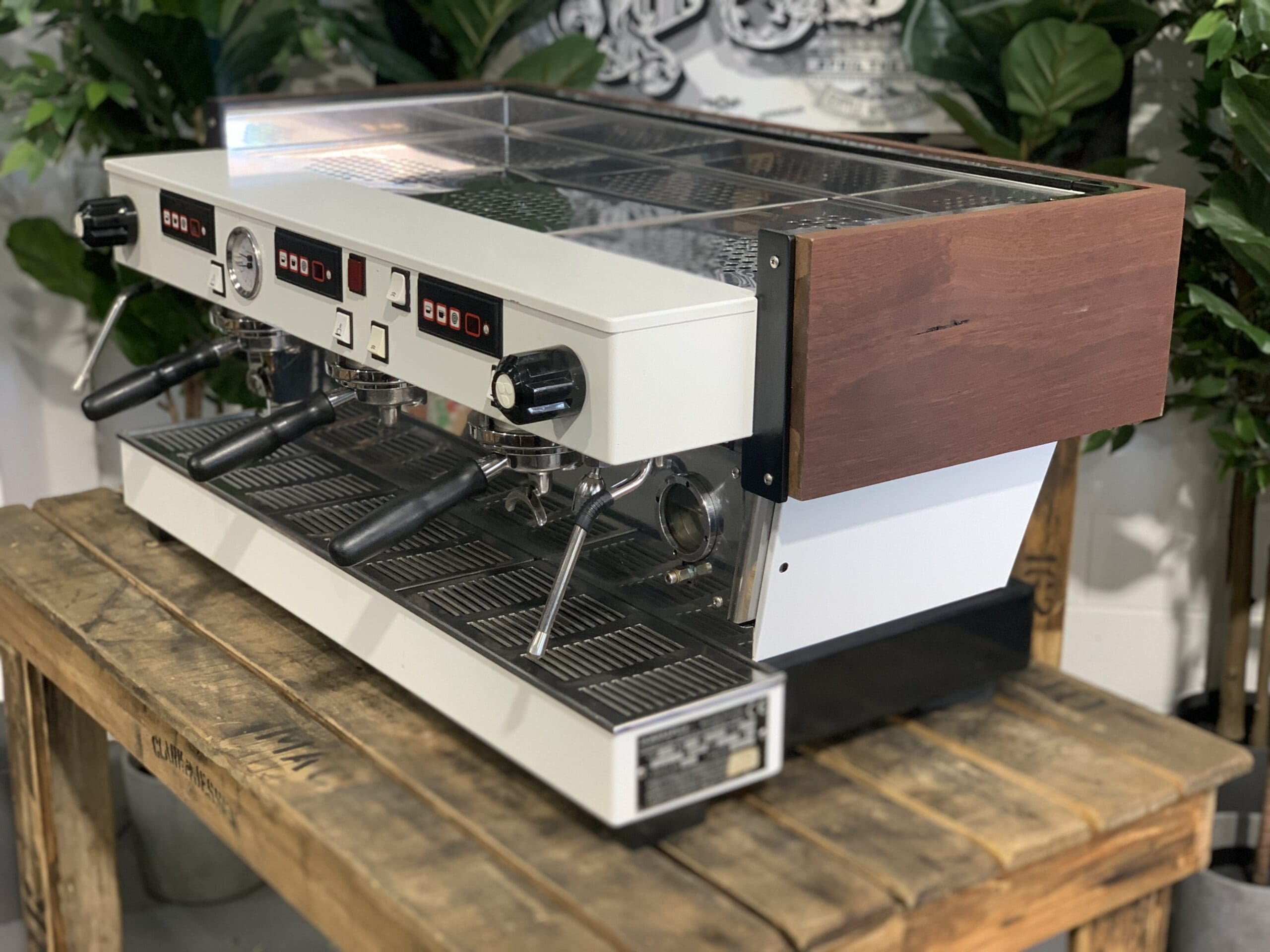La Marzocco Linea Classic Chrono Touch Pads Wood - 3 Group Commercial Espresso Machine - White