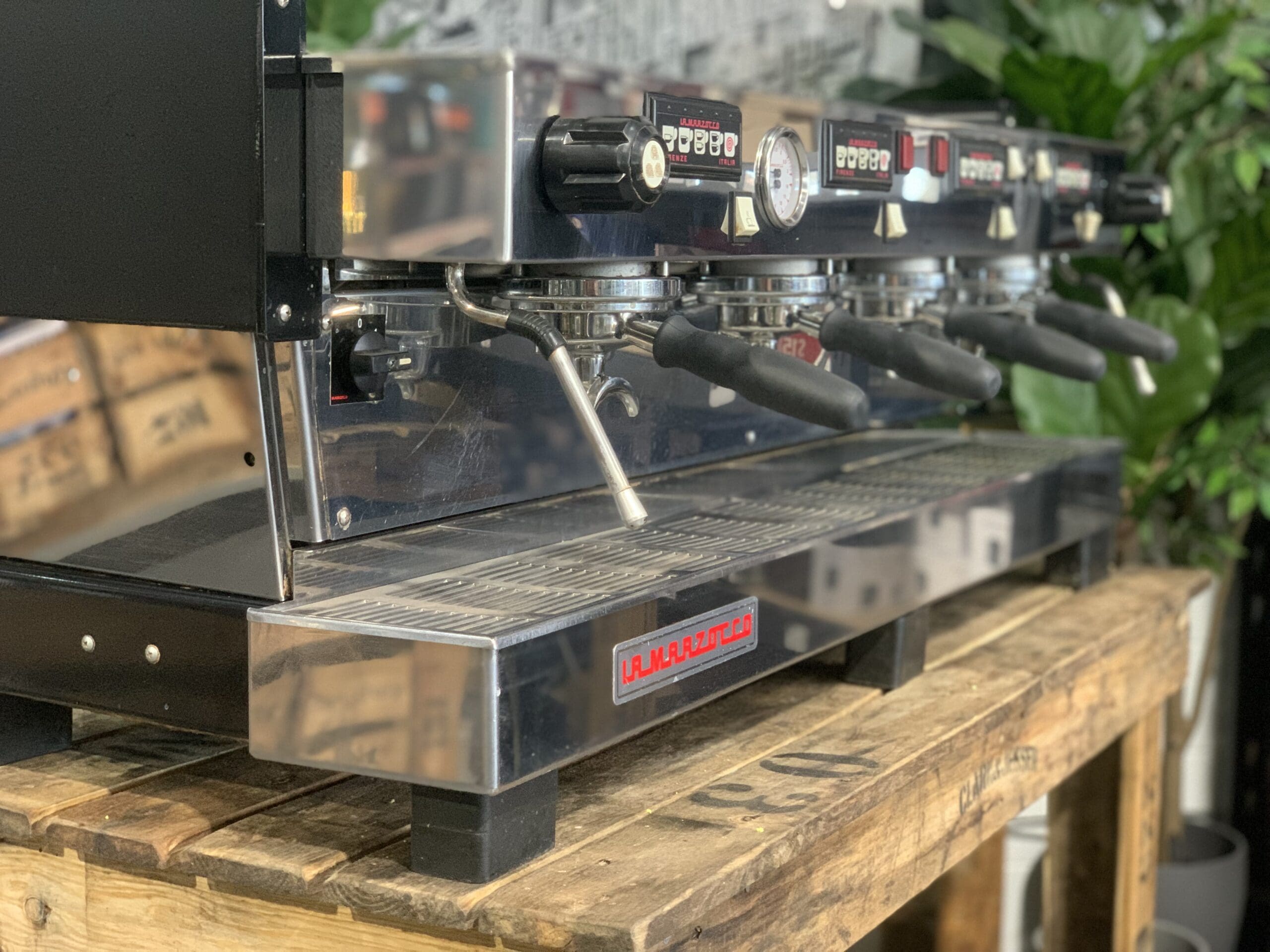 La Marzocco Linea Classic Black & Used - 4 Group Commercial Espresso Machine - Stainless