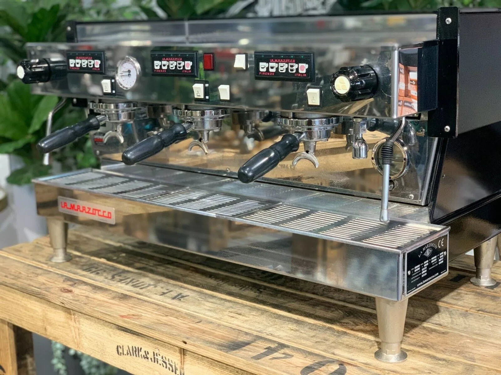 La Marzocco Linea - 3 Group Commercial Espresso Machine - Black
