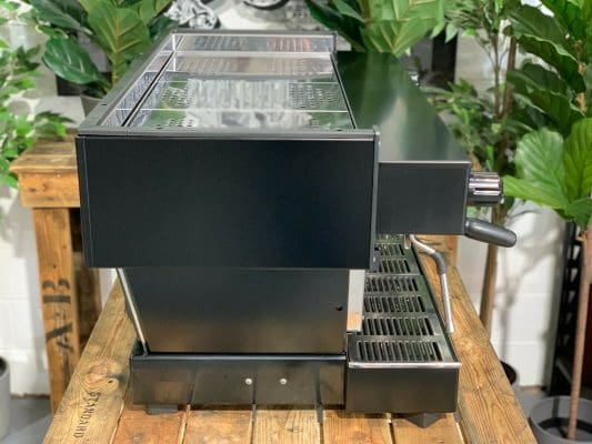 La Marzocco Linea Classic 3 Group Black on Black - 570