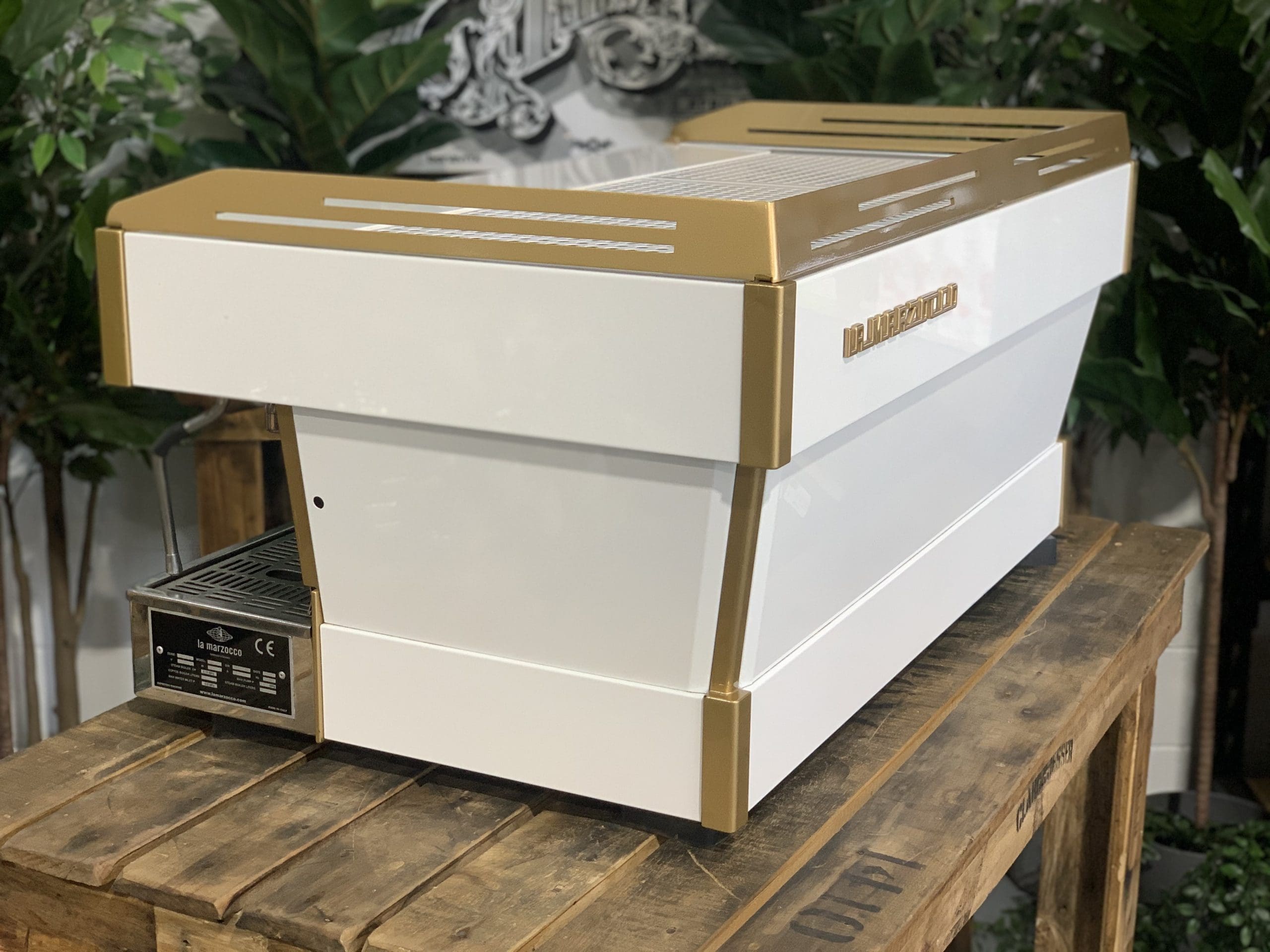 La Marzocco Linea PB 3 Group White & Gold with Pesado Handles - 1067