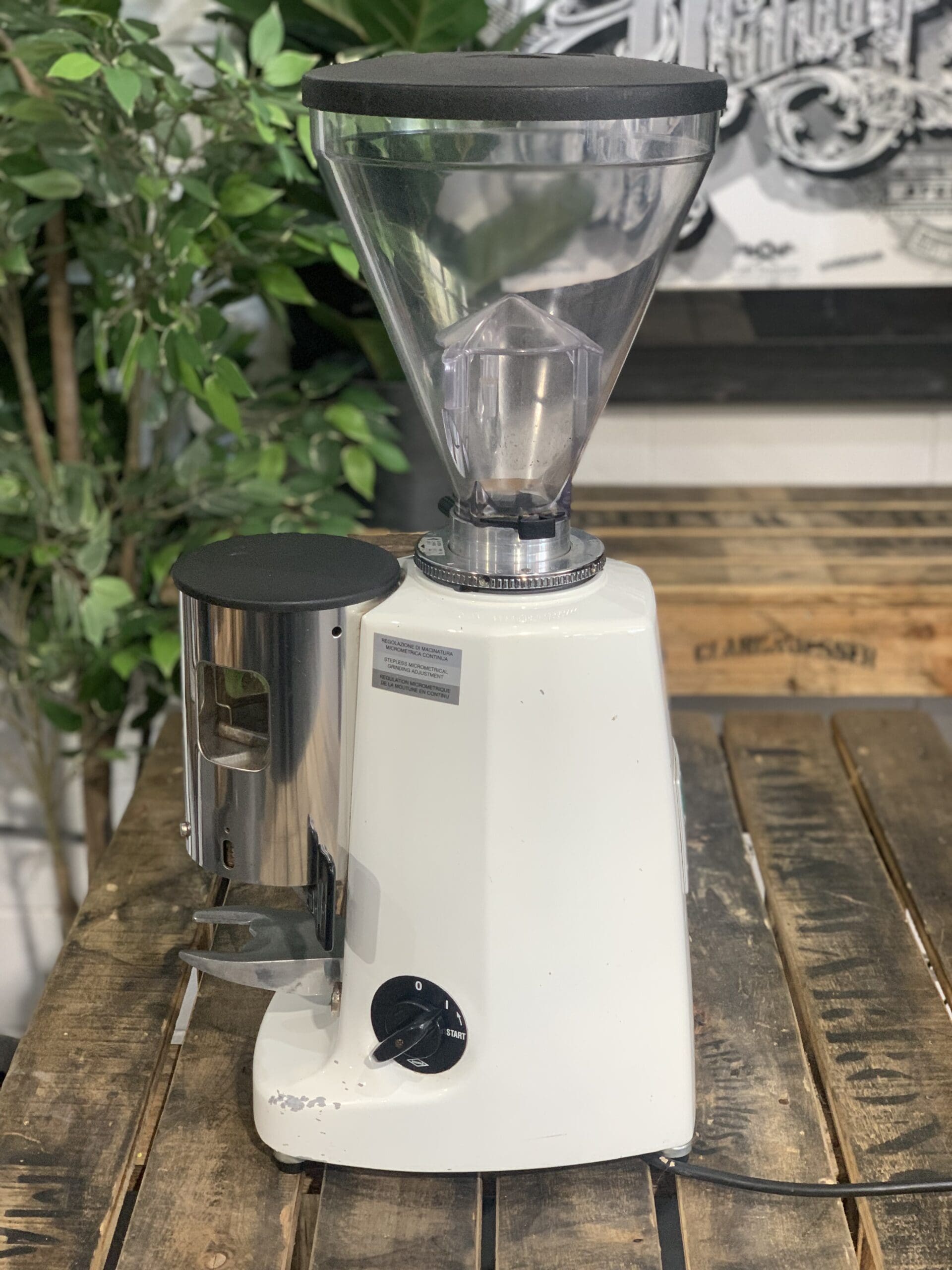 Mazzer Super Jolly Automatic - White
