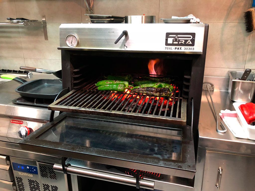 Pira 70 XL Lux AB Charcoal Oven - 480.102