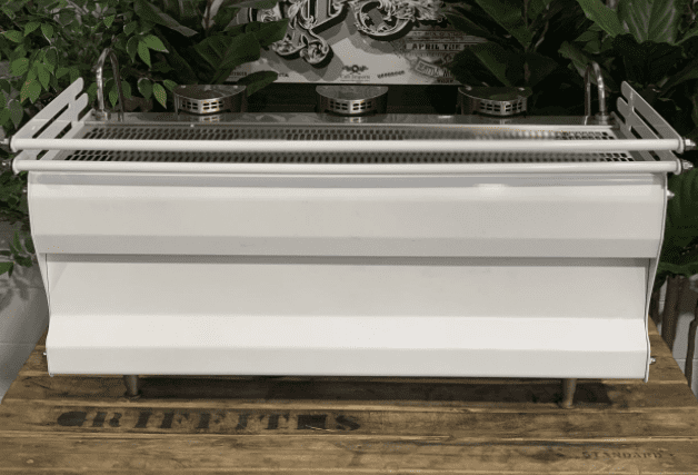 Synesso Sabre 3 Group White w. Pesado’s - 1719