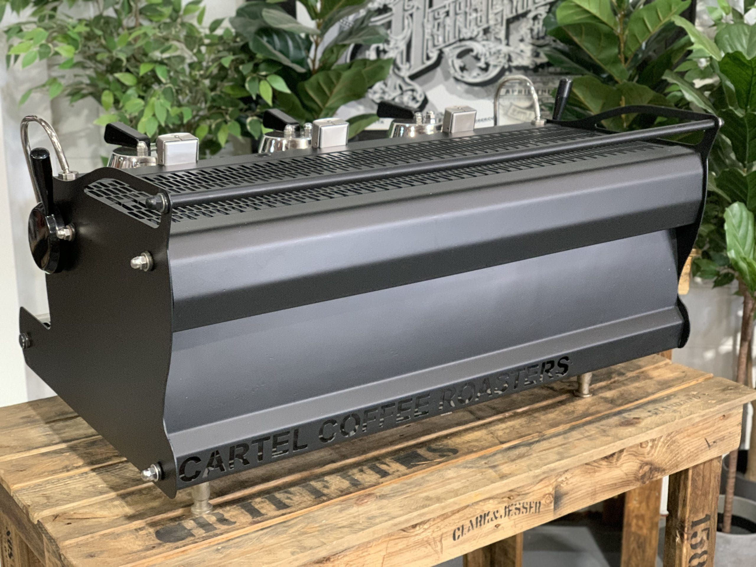 Synesso Cyncra 3 Group Matte Black w. Shot Timers - 1747