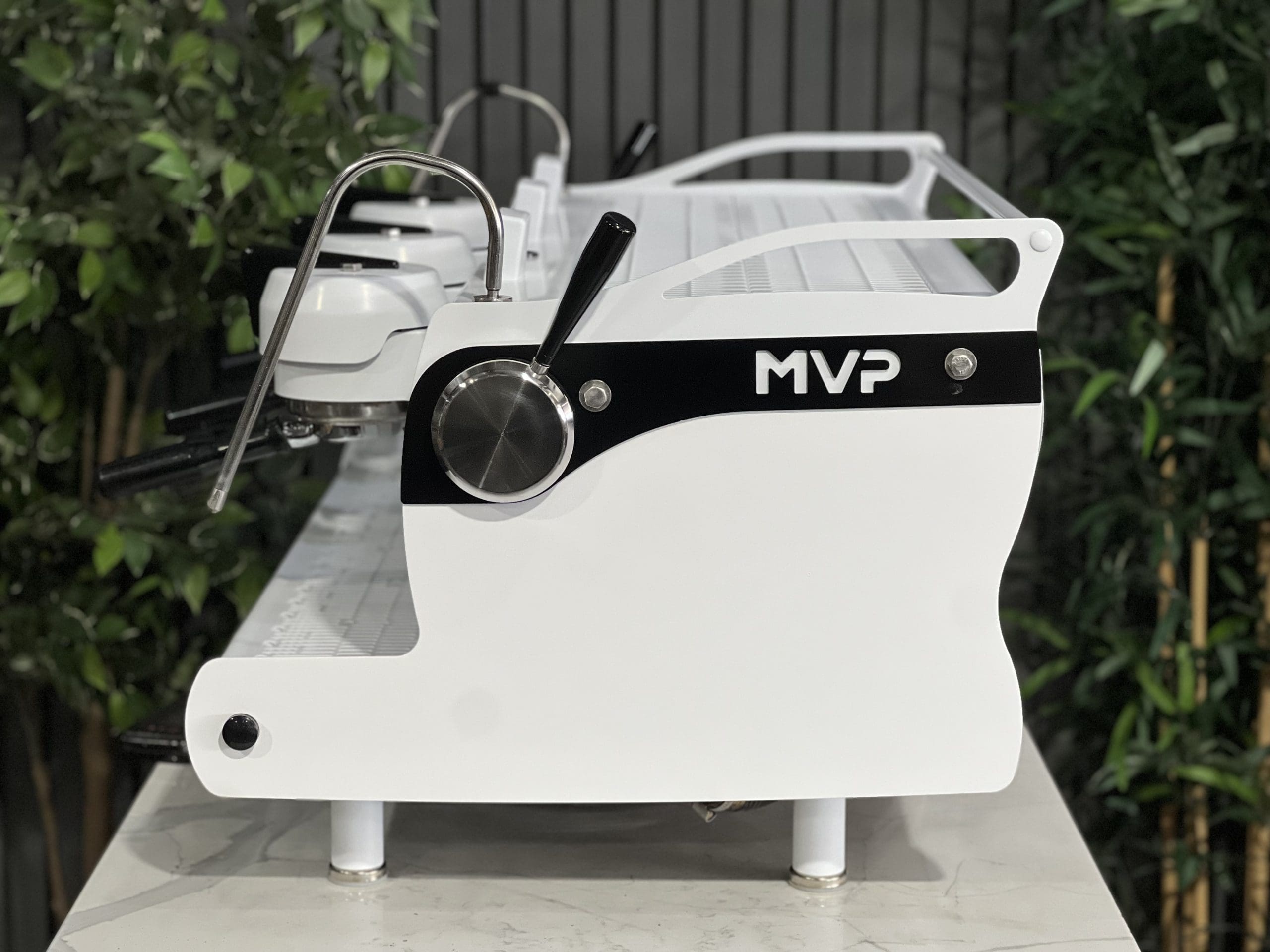 Synesso MVP 3 Group Black & White - 40307