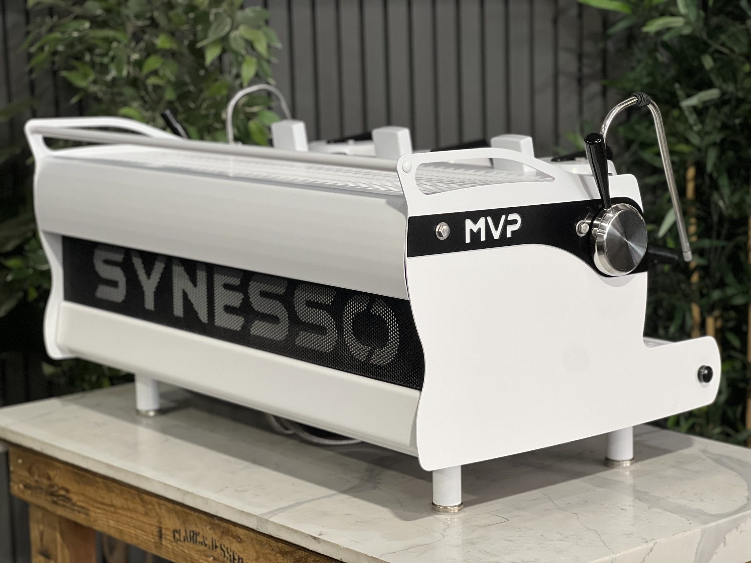 Synesso MVP 3 Group Black & White - 40307