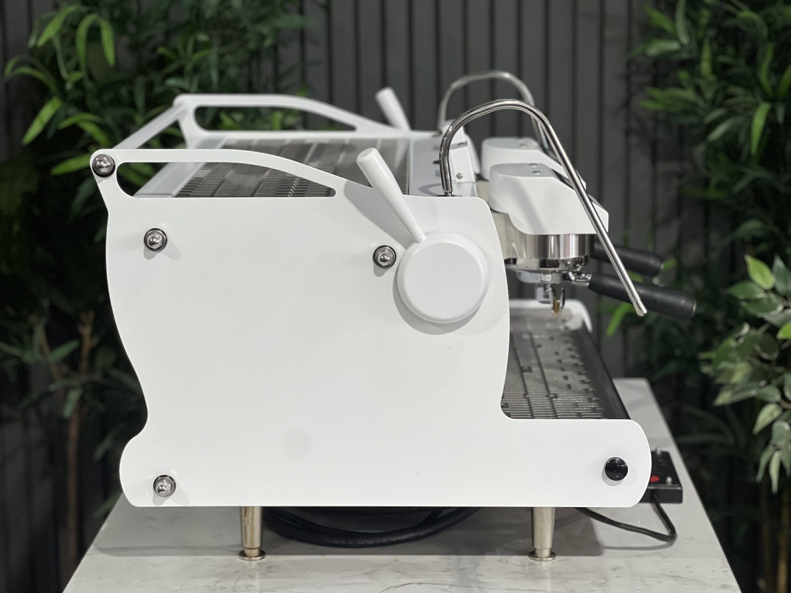 Synesso Sabre Pull Out PID 2 Group White - 38716