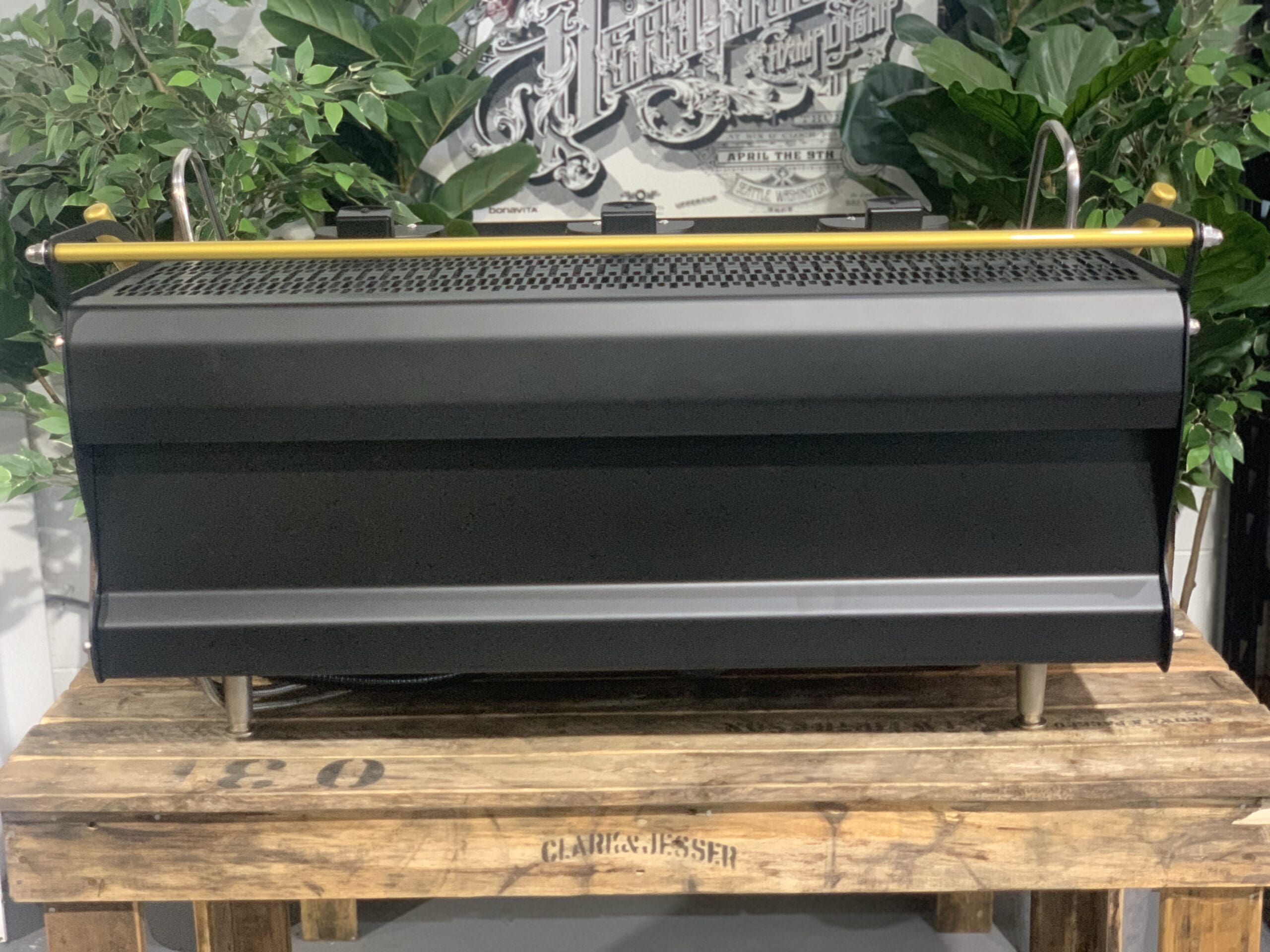 Synesso Sabre 3 Group Black and Gold - 352