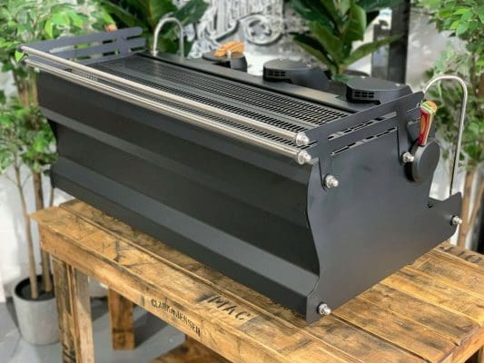 Synesso Sabre Hybrid 3 Group – Matte Black / Skateboard Timber Custom - 505