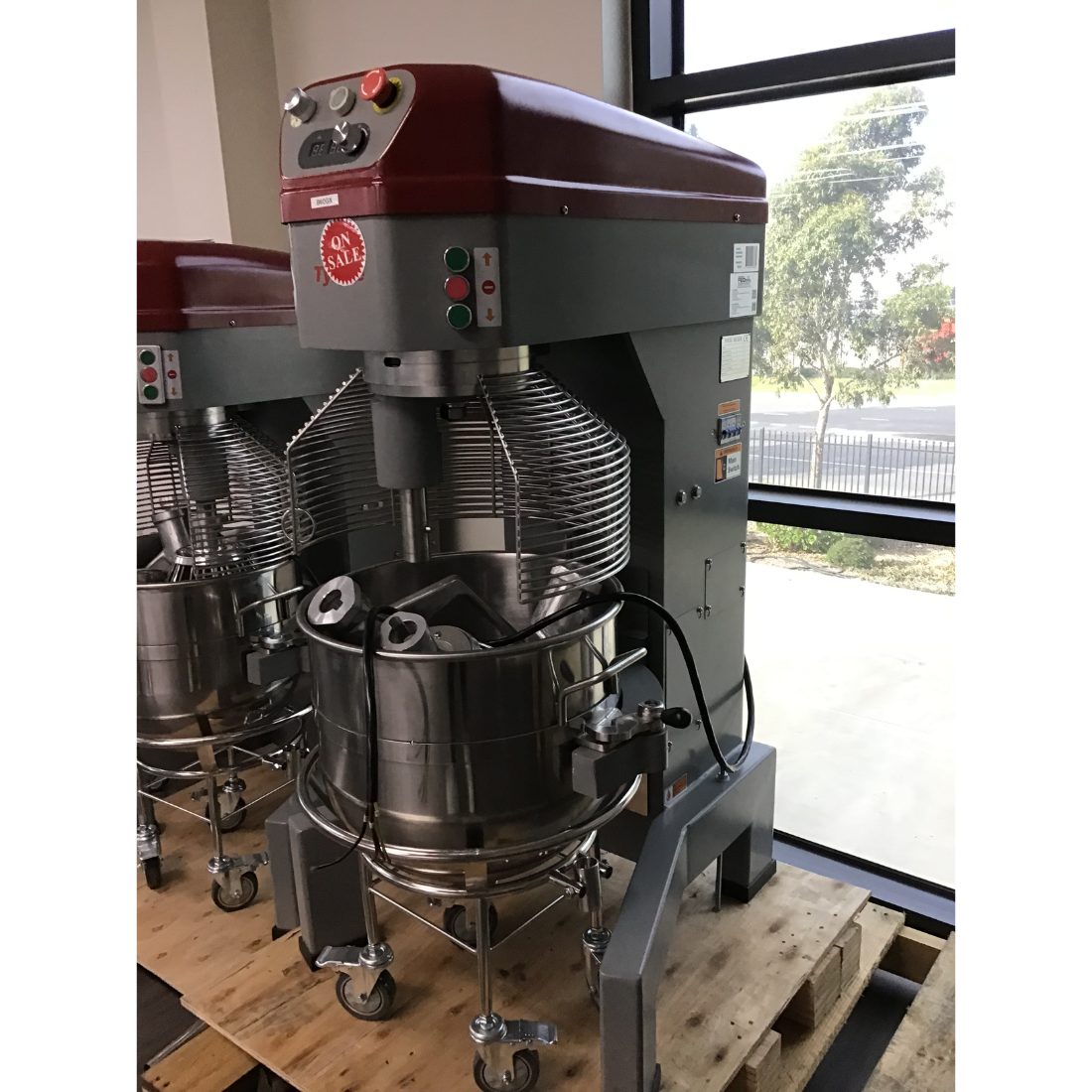 CLEARANCE - Tyrone Heavy Duty Planetary Mixer 60L - B60GX-VIC1003