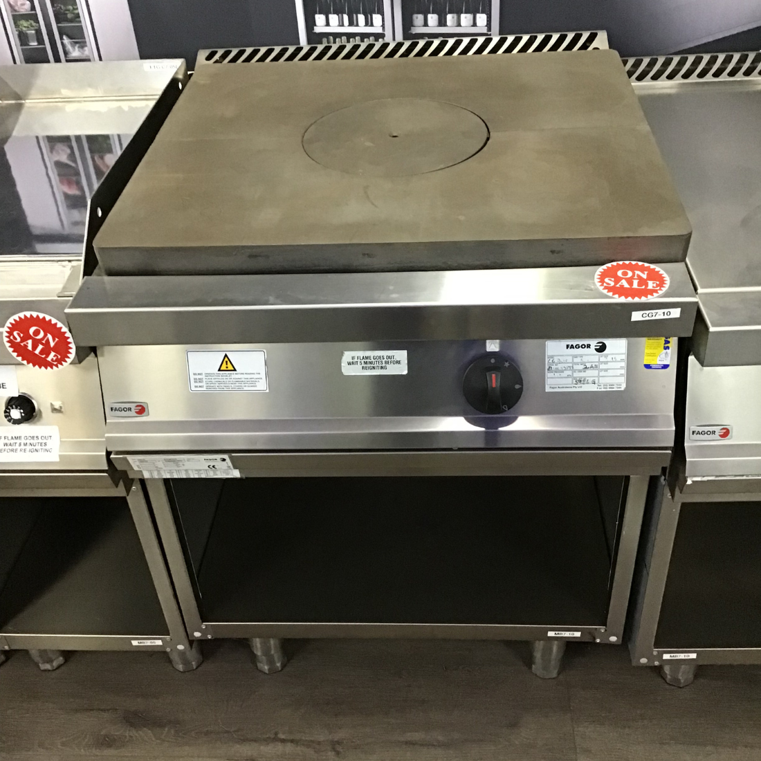 CLEARANCE - Fagor 700 series natural gas cast iron solid top - CG7-10-VIC1010
