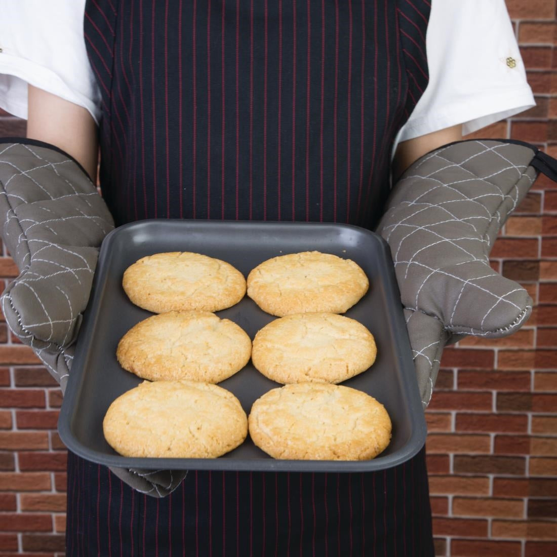 Vogue Flame Retardant Tan Oven Mitt 430mm - CL583