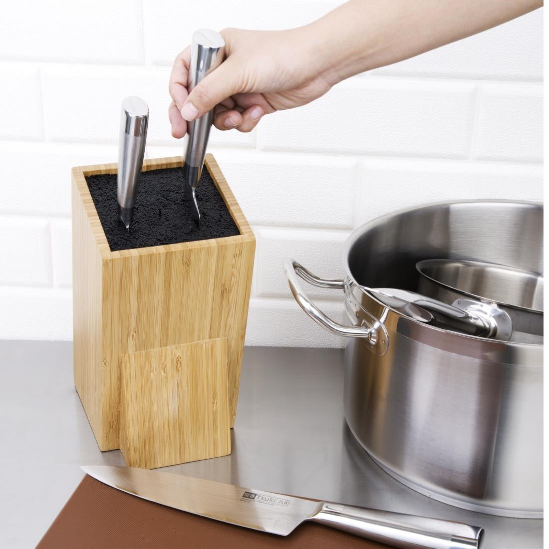 Vogue Wooden Universal Knife Block - CP862