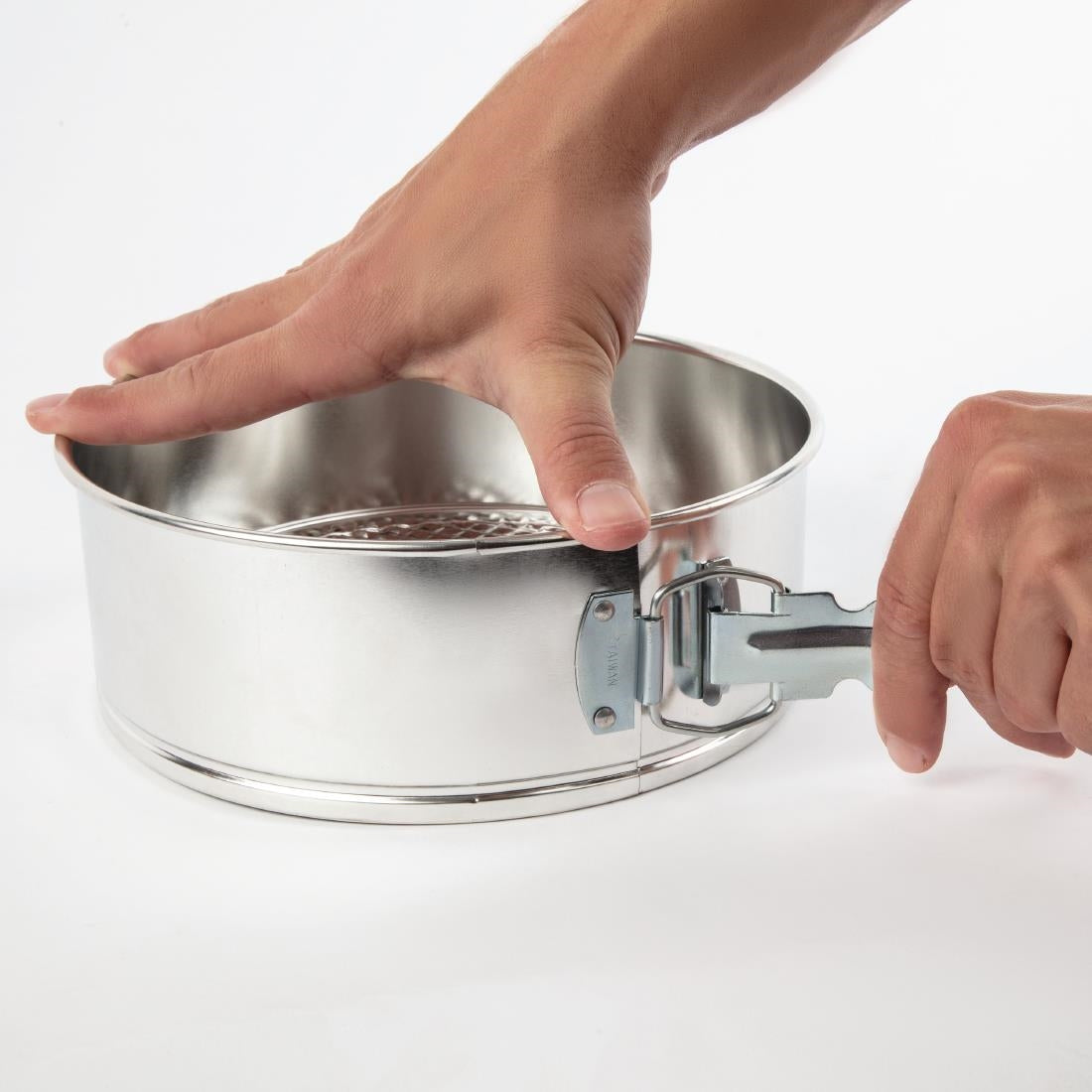 Vogue Spring Form Cake Tin 200mm - E845