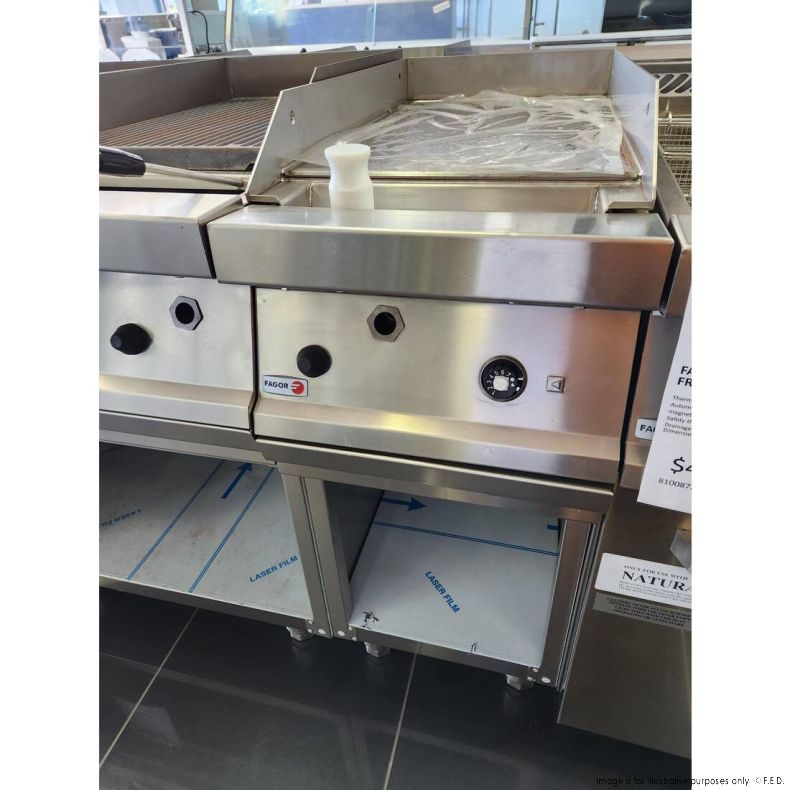 Ex-Showroom: Fagor 700 series natural gas mild steel 1 zone fry top FTG7-05L