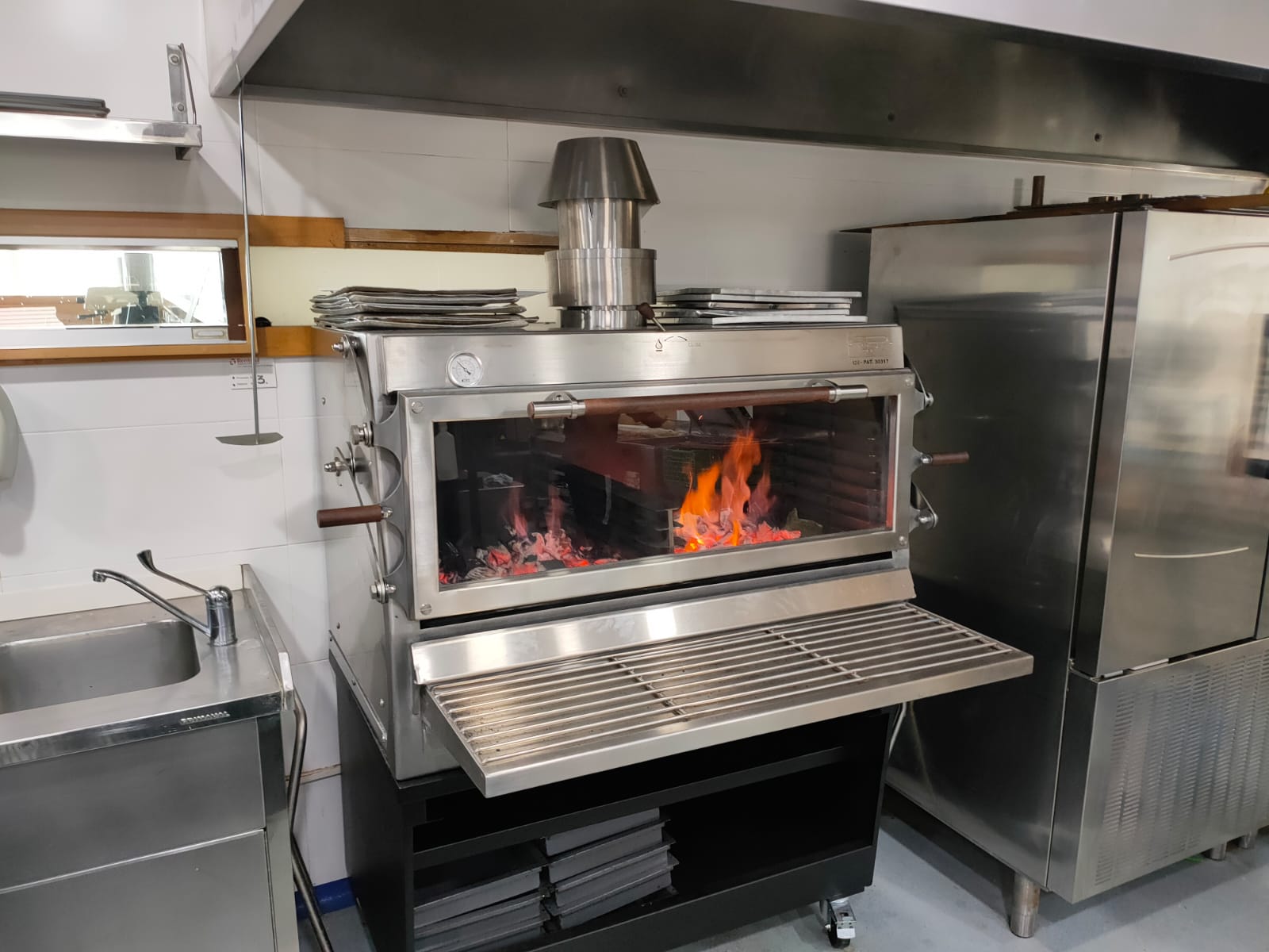 Pira 120 Silver ED Charcoal Oven - 120.107