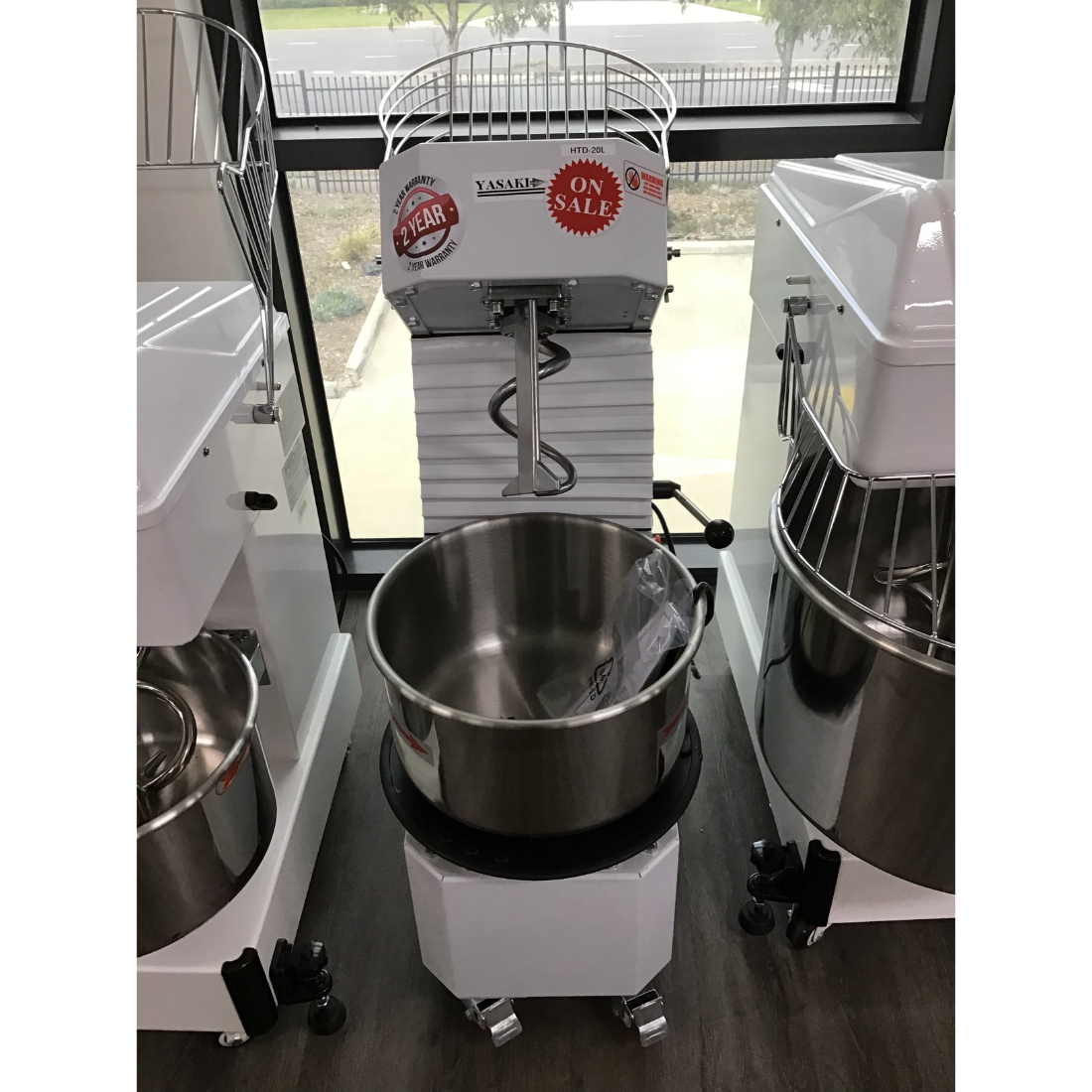 CLEARANCE - Yasaki Tilting Head Removable Bowl 20L Spiral Mixer - HTD-20L-VIC1035