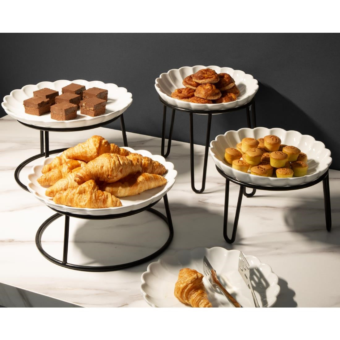 Olympia Non-Slip Riser Round Black Wire 210x180mm - HY984