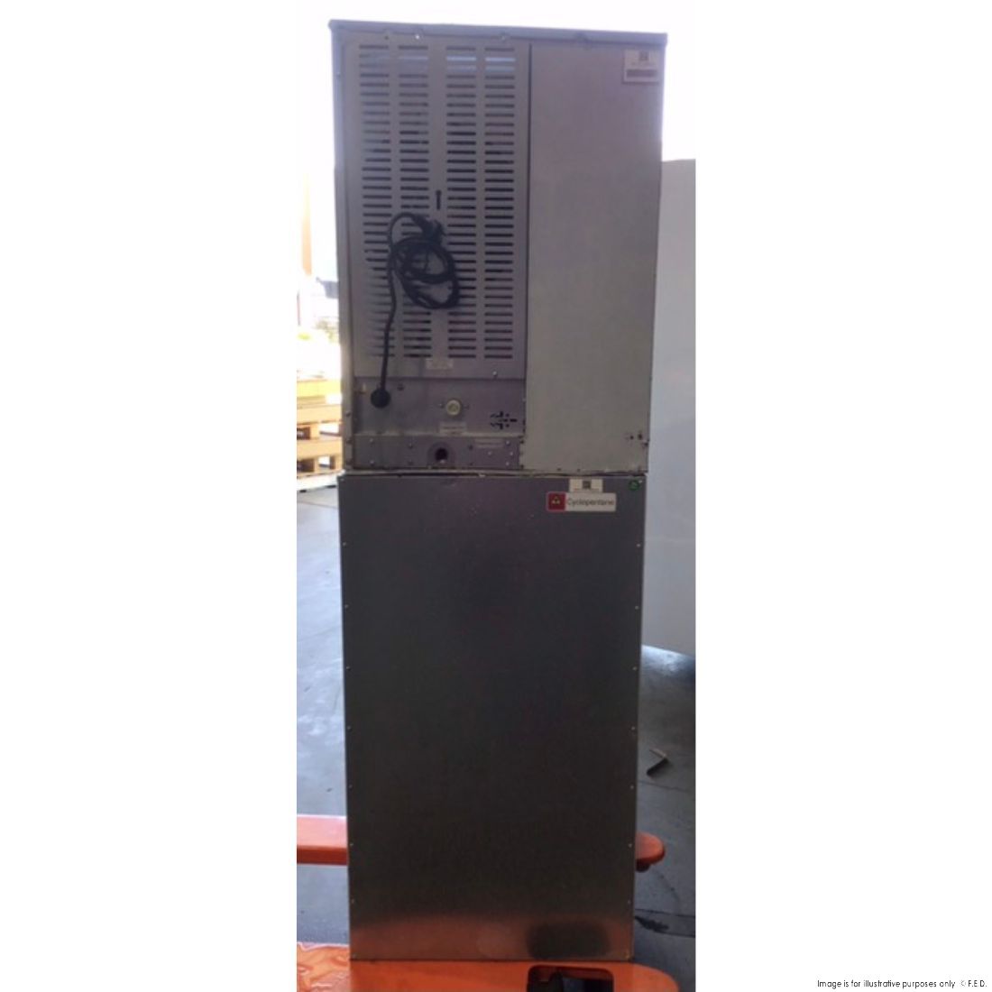 2NDs: Blizzard Professional Ice Maker - SN-145C-QLD376