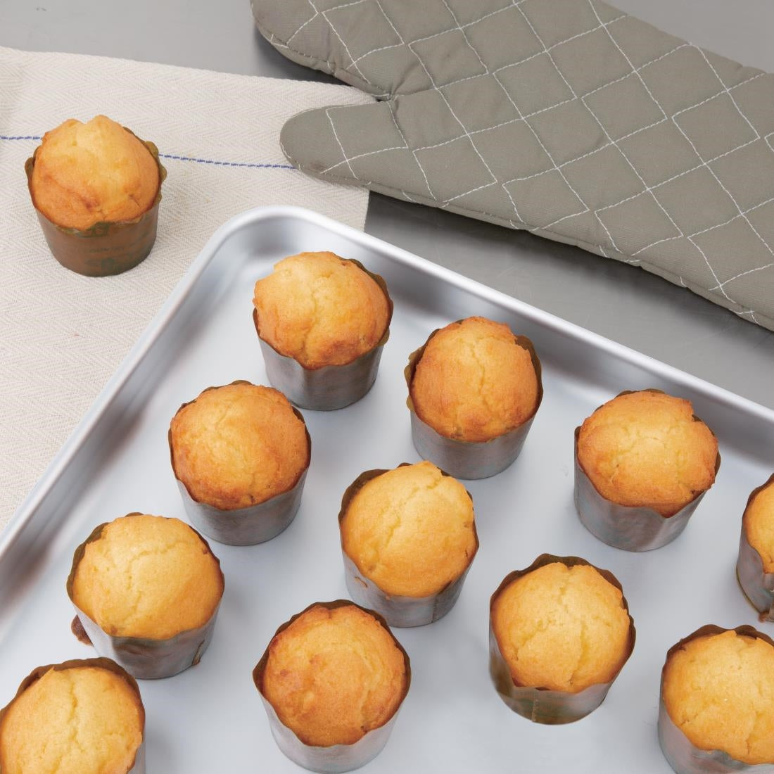 Vogue Aluminium Bakewell Pan 520mm - K436