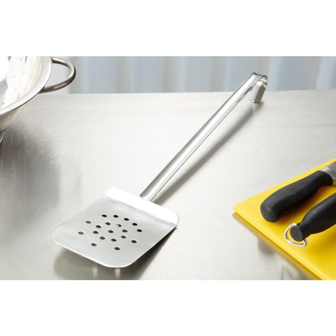 Vogue Small Fish or Egg Slice - L676