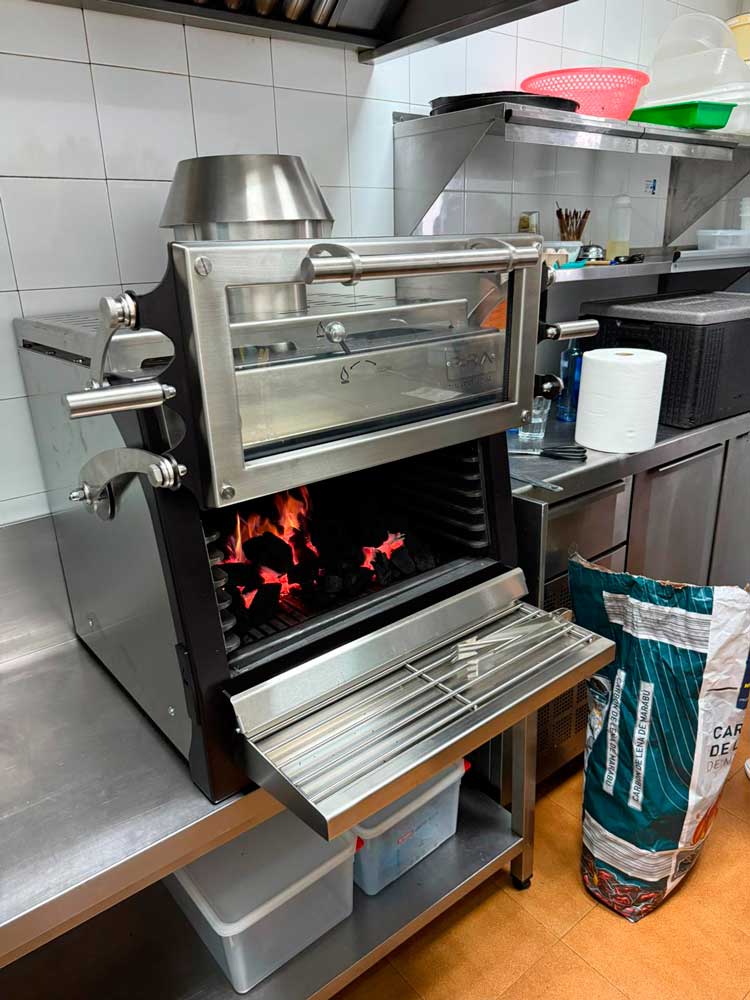 Pira 70 XL Lux ED Charcoal Oven - 480.104