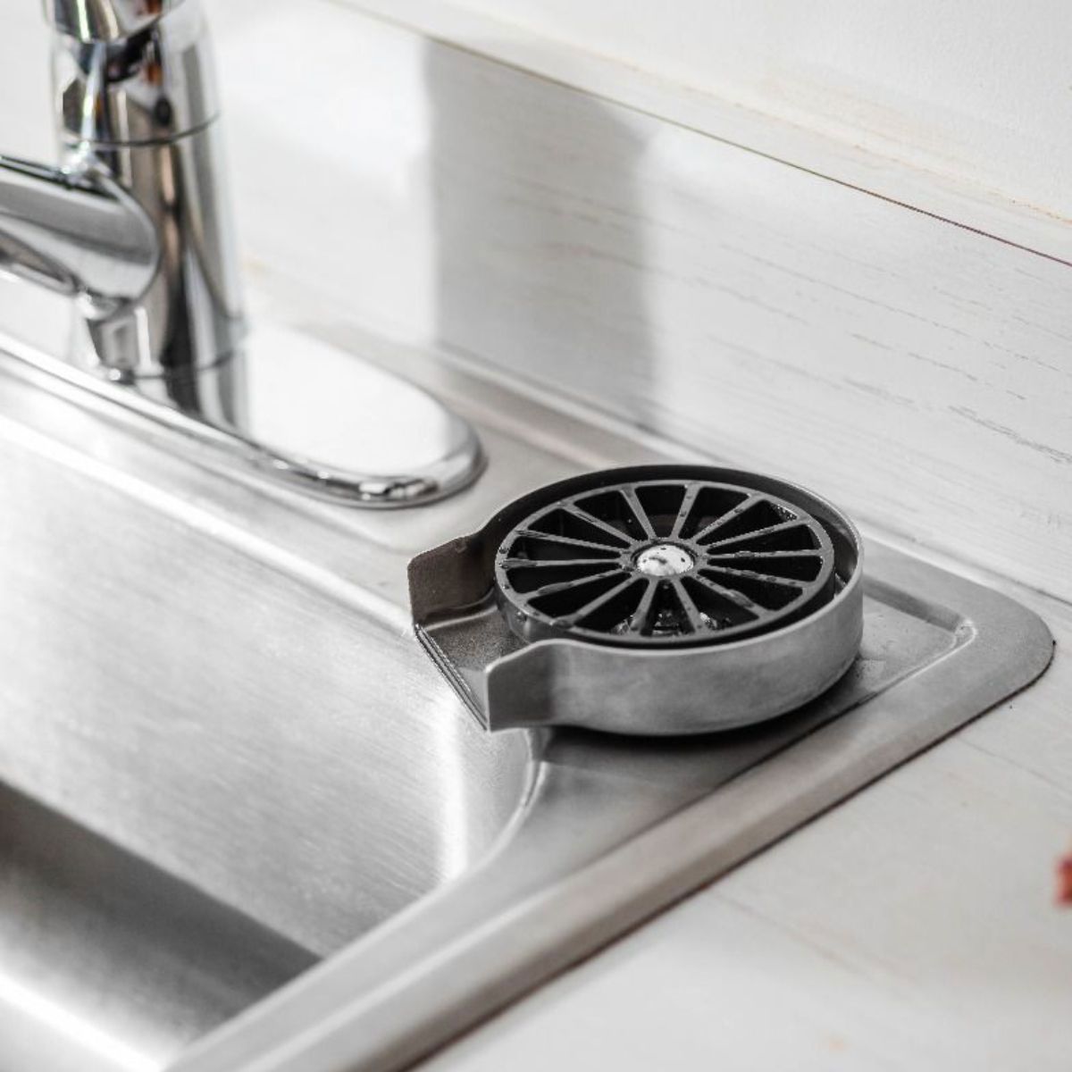 Kitchen Sink Glass Rinser with Round Drain Tray - R-KGR-100