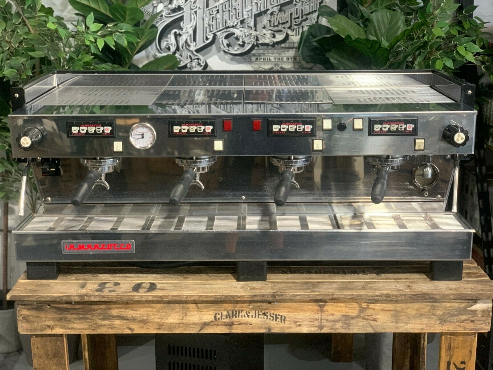 La Marzocco Linea Classic Black - 4 Group Commercial Espresso Machine - Stainless Steel