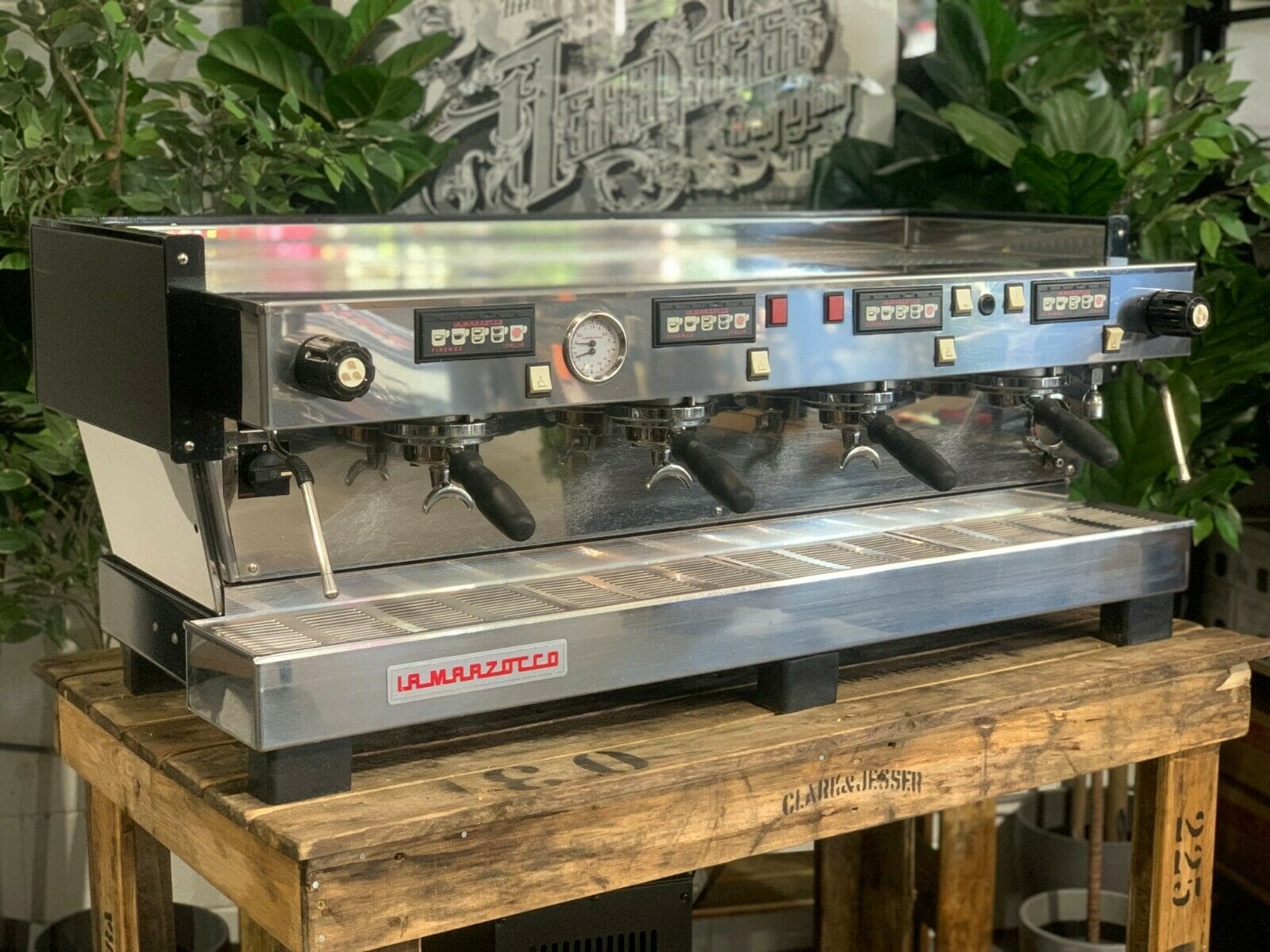 La Marzocco Linea Classic Black - 4 Group Commercial Espresso Machine - Stainless Steel