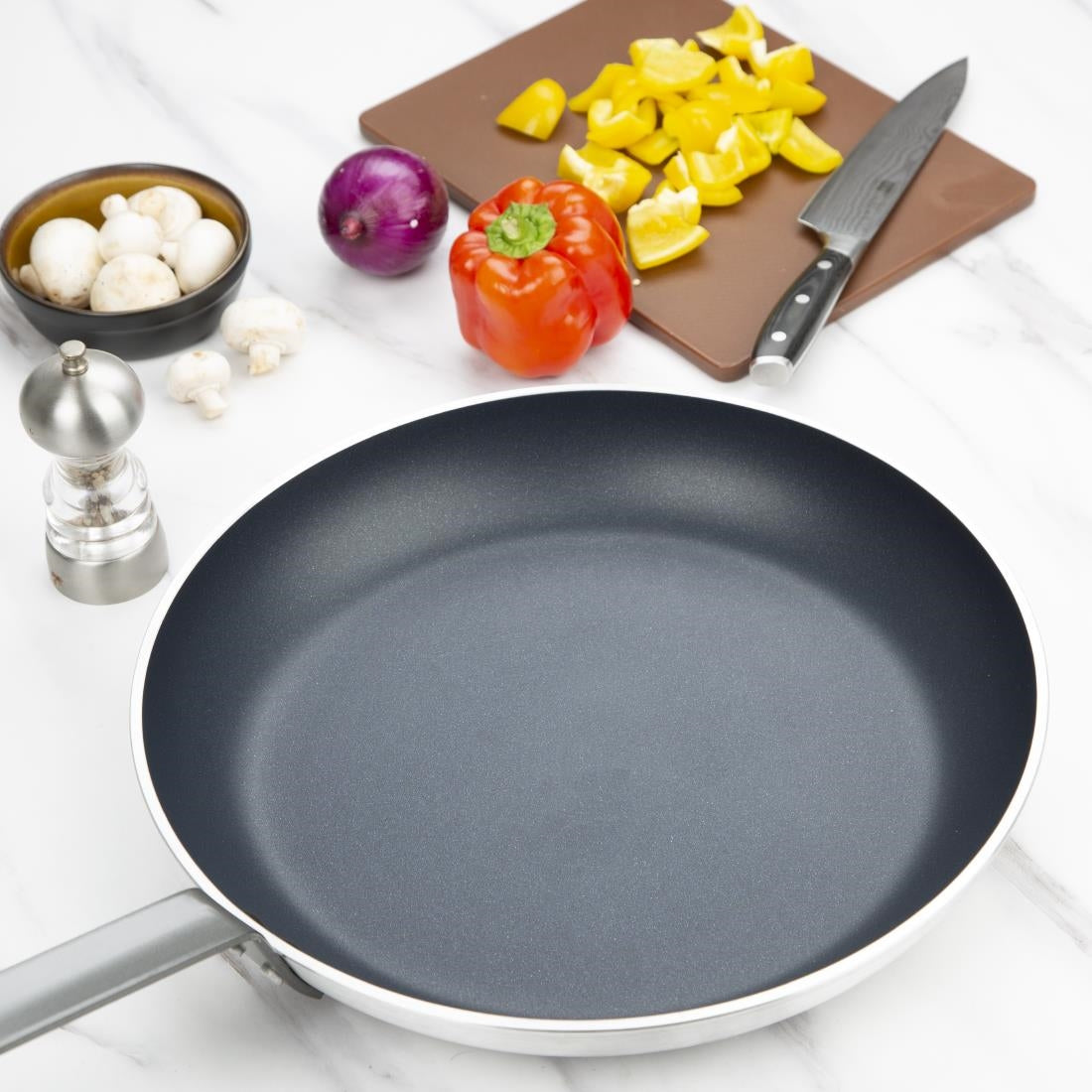 Vogue Aluminium Non-Stick Teflon Frying Pan 400mm - HT976