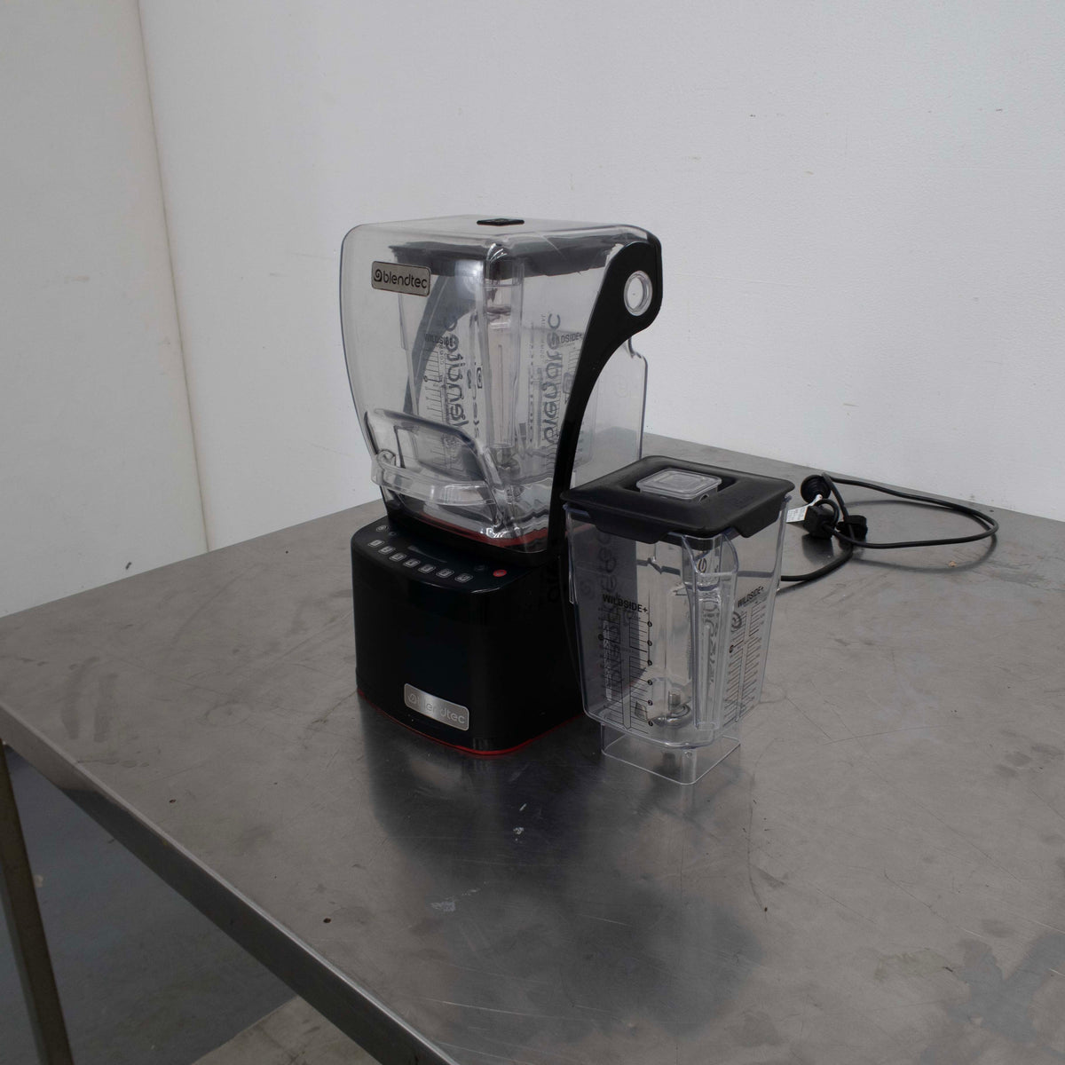 Blendtec CQB1 Blender with Sound Barrier - 847995