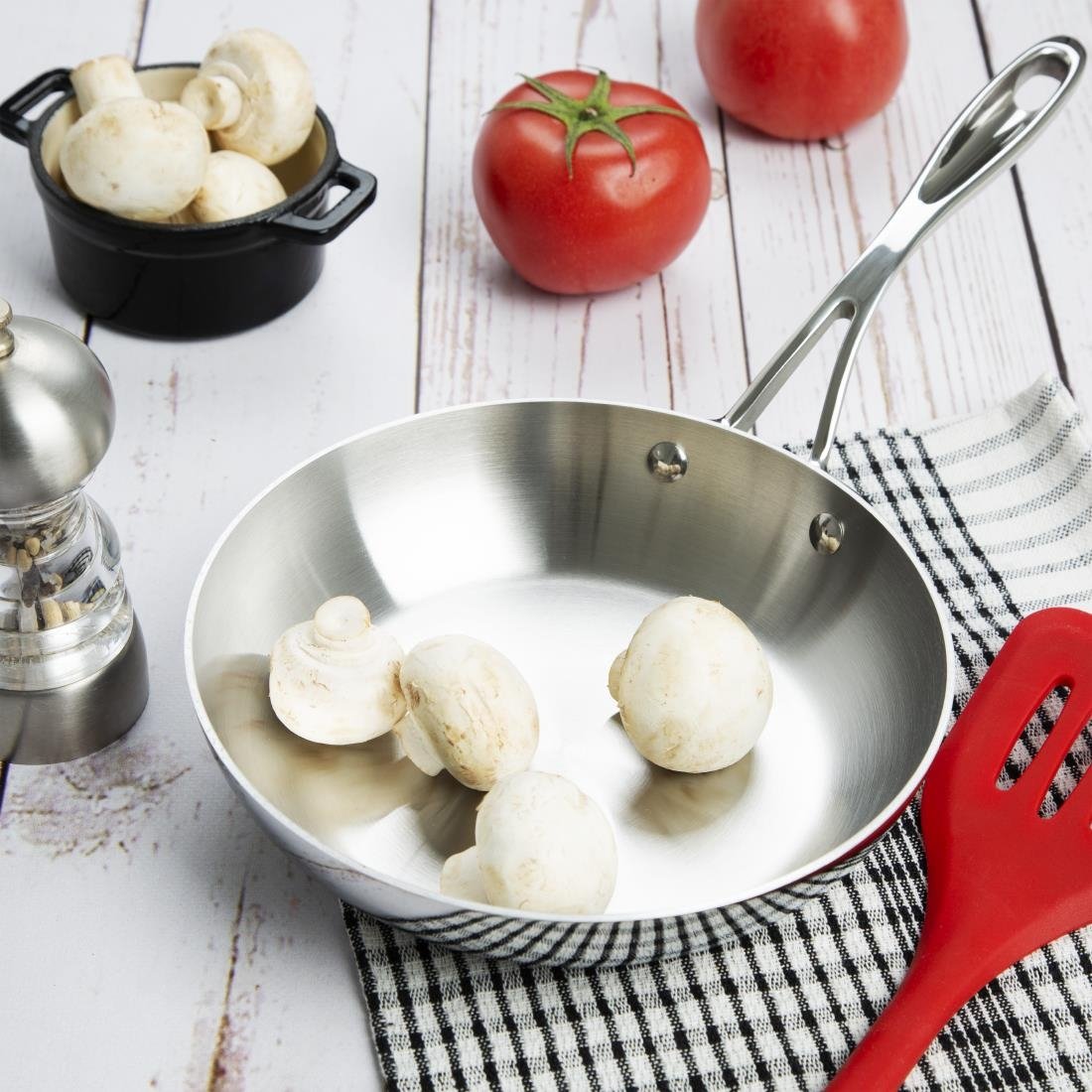 Vogue Tri-wall Fry Pan St/St - 200mm - FS668