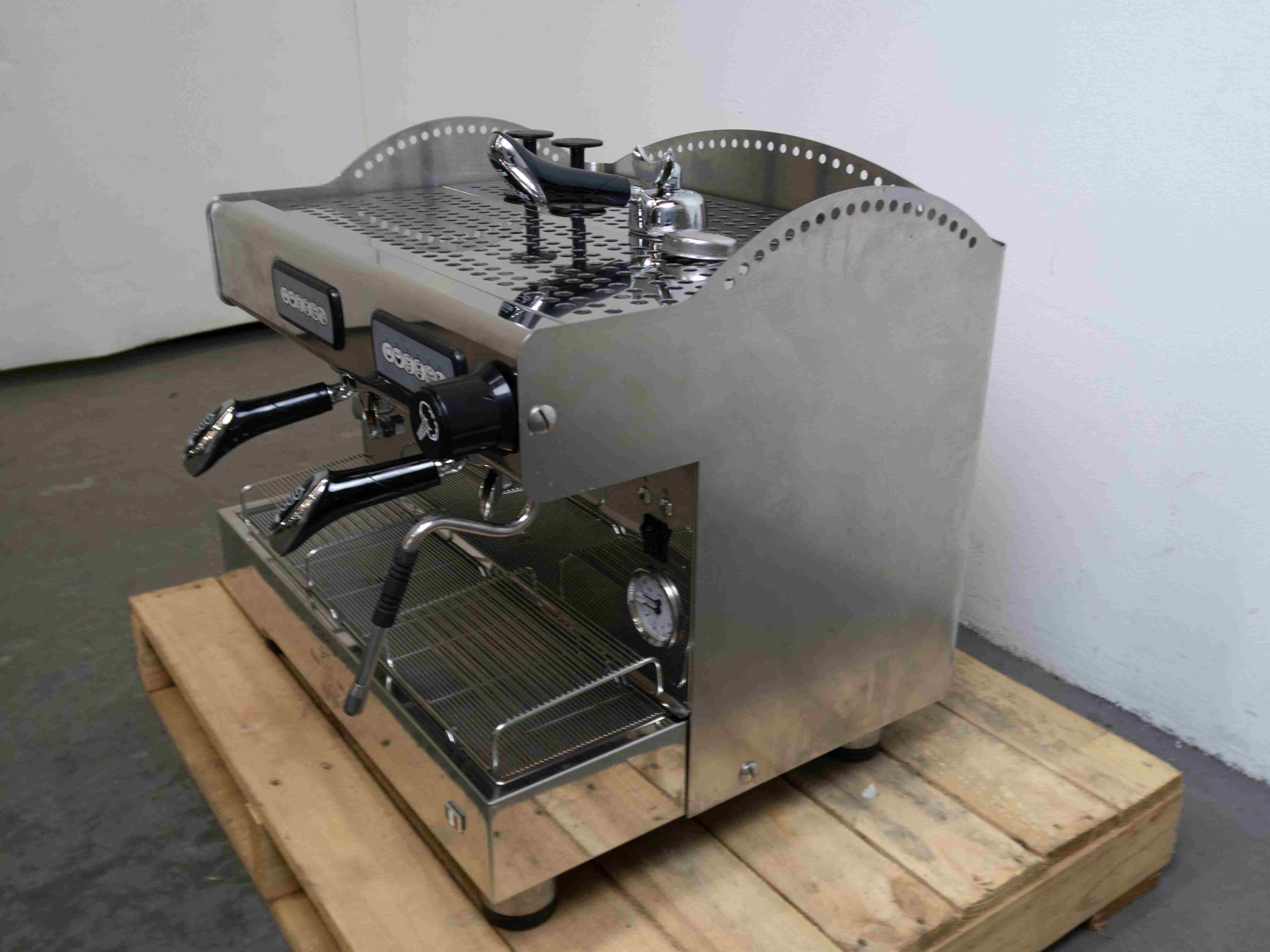 Bezzera Compact Coffee Machine 2grp - 761895