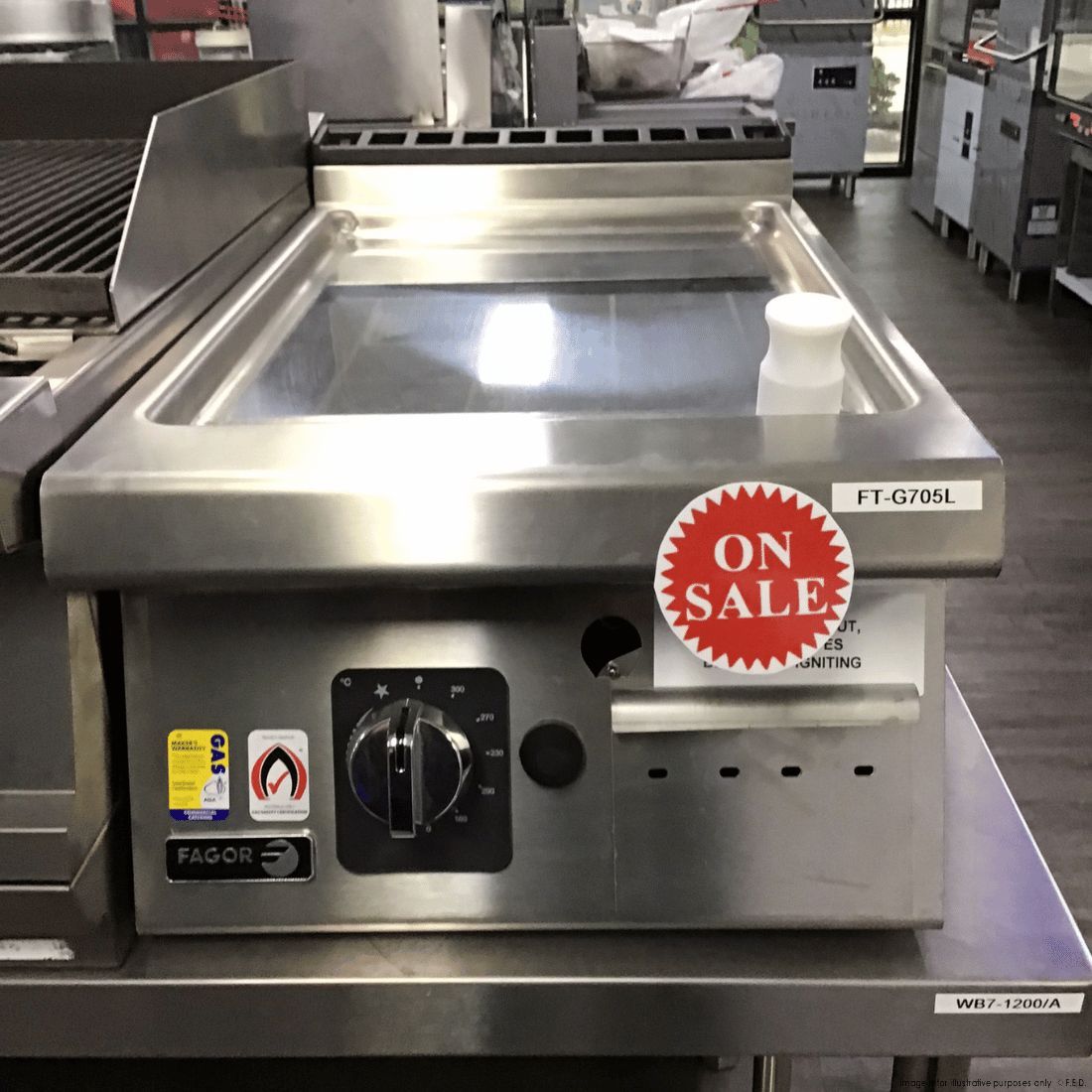 Ex-showroom: Fagor 700 series natural gas chrome 1 zone fry top - FTG-C7-05L-VIC939