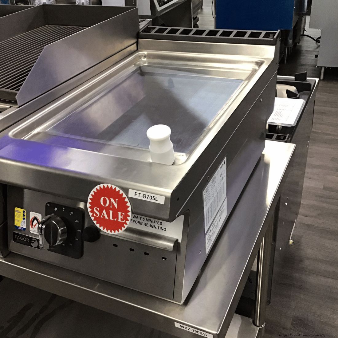 Ex-showroom: Fagor 700 series natural gas chrome 1 zone fry top - FTG-C7-05L-VIC939